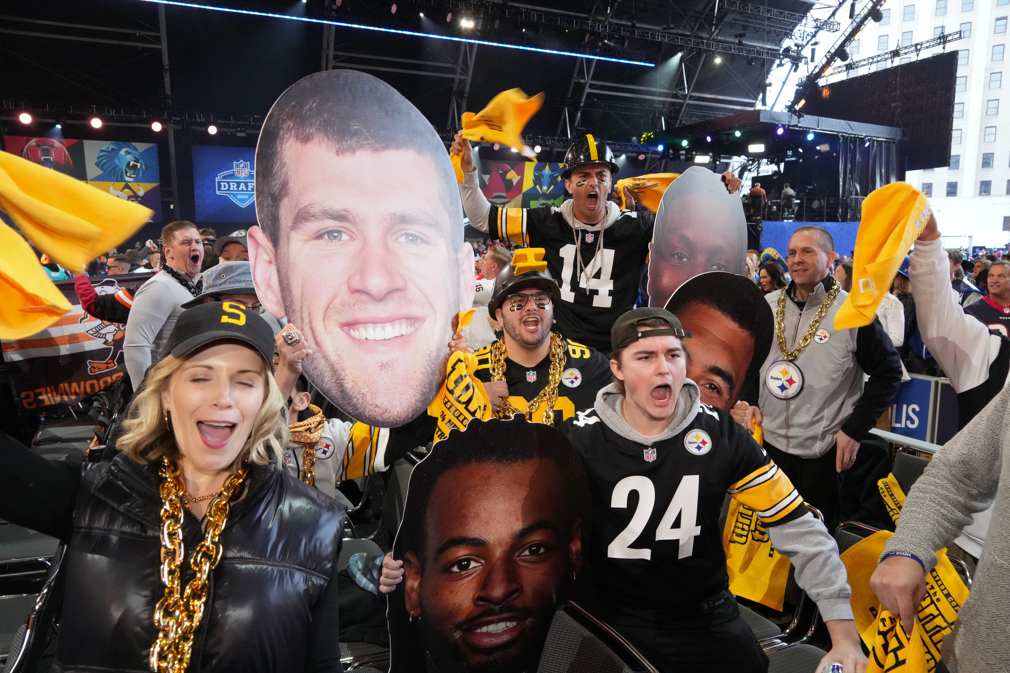 🏈 Steelers NFL Draft Predictions 2026: Mock Draft Picks, Best Prospect Fits, Team Needs & More