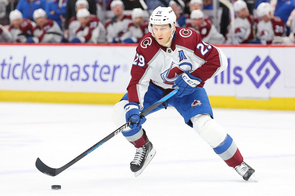 NHL Player Props & Best Bets Today: MacKinnon Keeps Shooting 