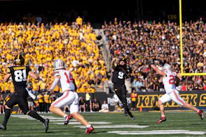 Iowa vs. Washington Prediction: Week 6 Odds, Picks & Best Bet