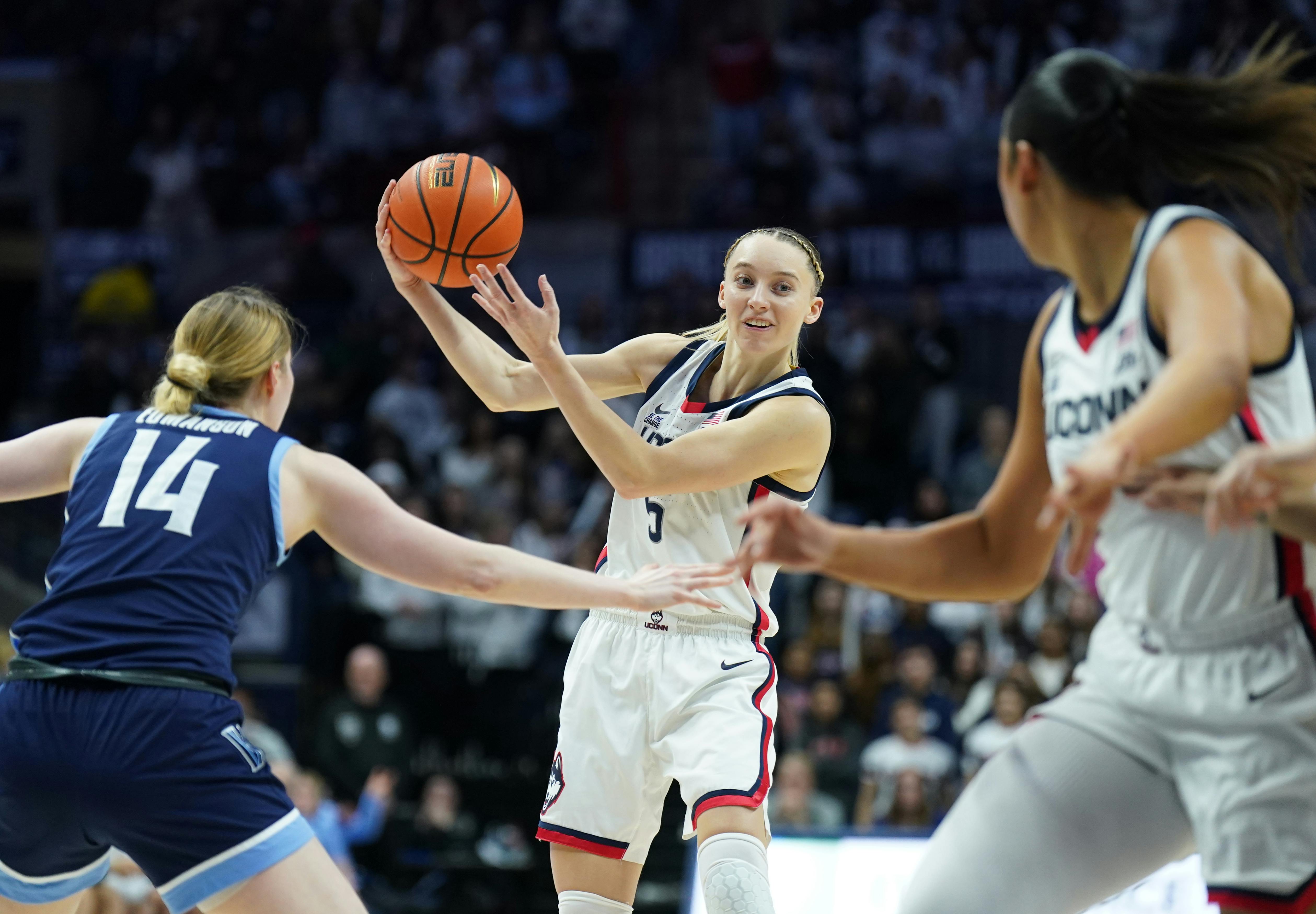 The Huskies have the second-shortest Women