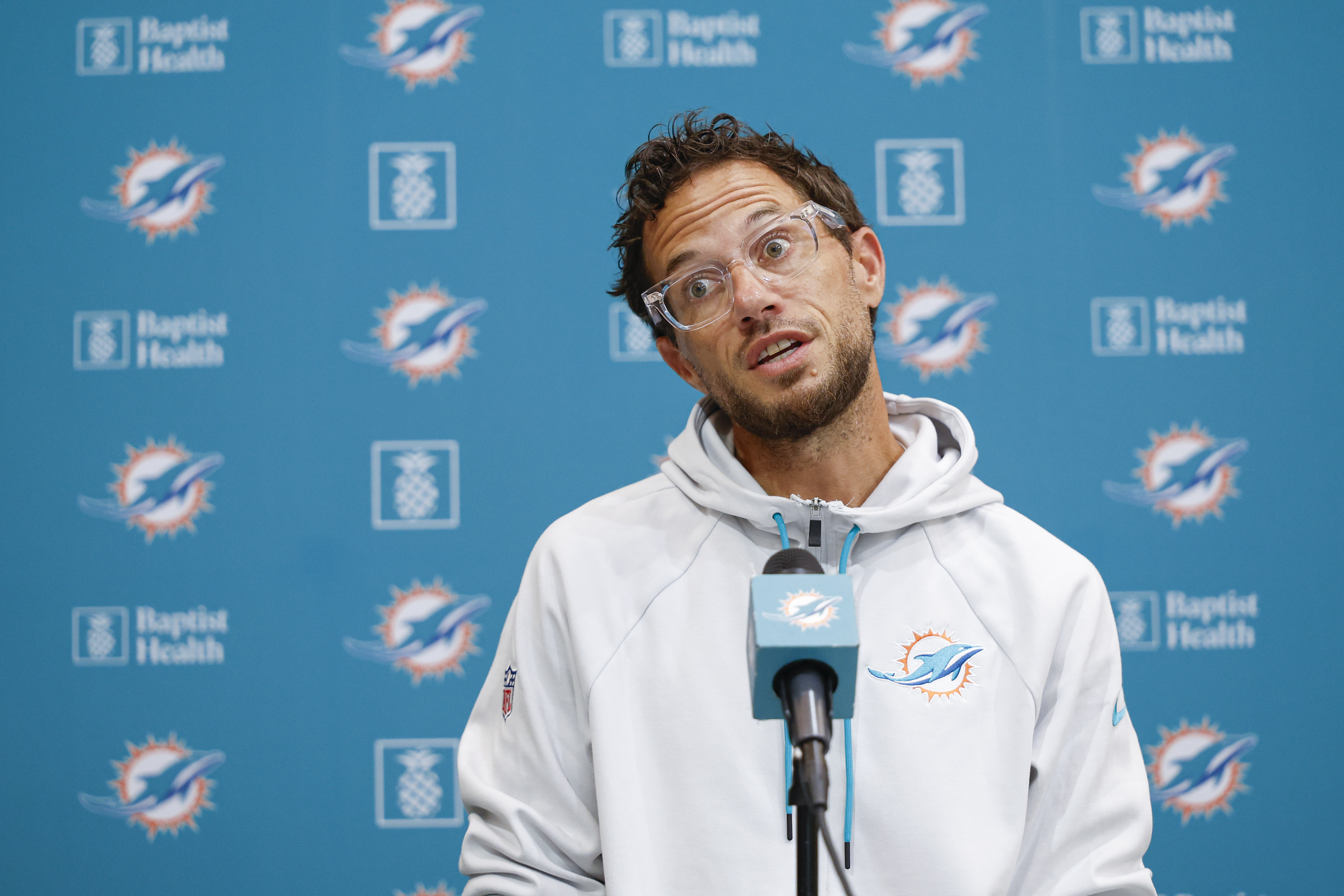 NFL First Coach Fired Odds & Prediction: Mike McDaniel, Dave Canales on Hot Seats