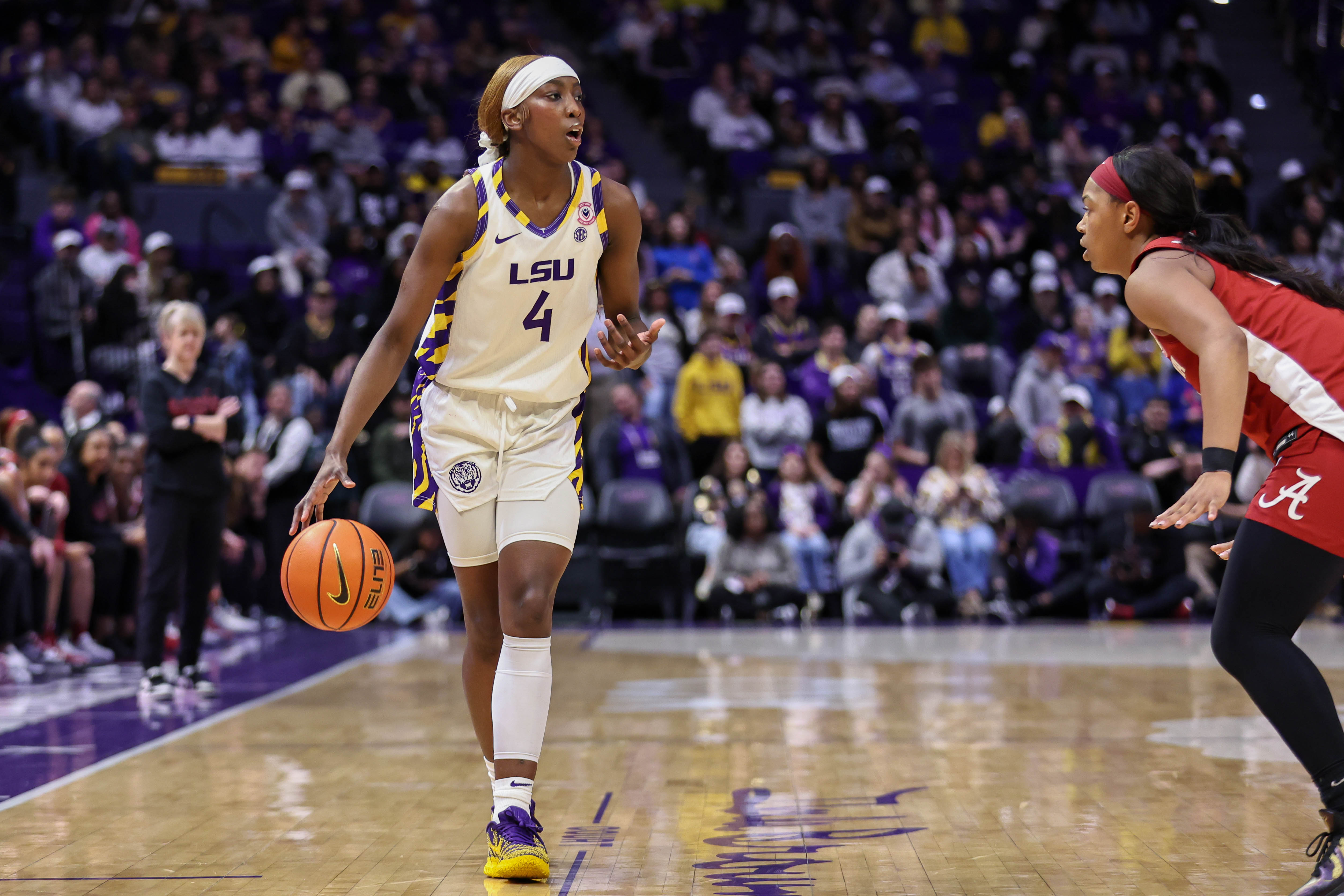 LSU's Flau'jae Johnson is key to our LSU vs. Ole Miss prediction. 