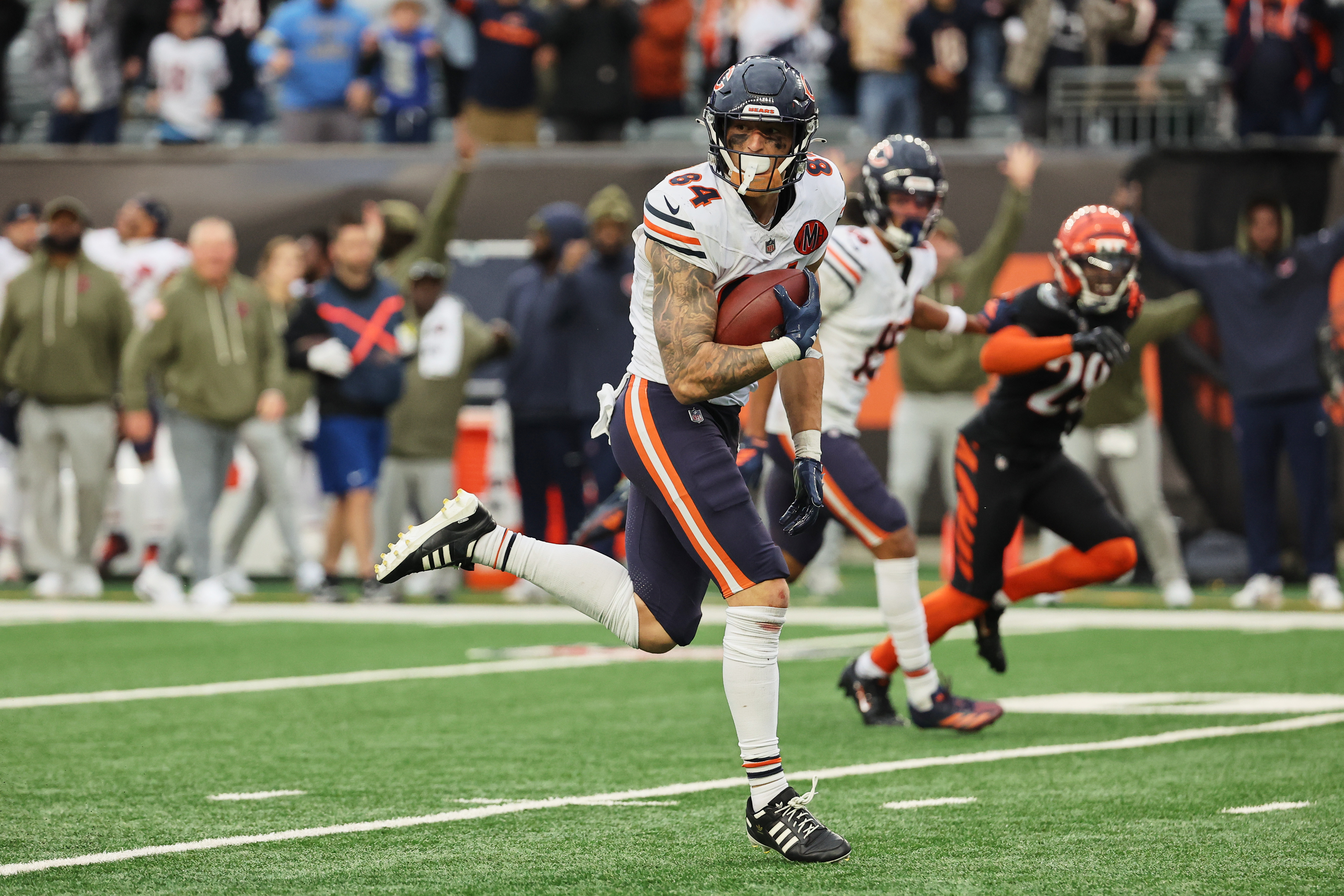 Chicago Bears tight end Colston Loveland (84) runs for a touchdown as he is featured in our Packers vs. Bears player props & TD picks.
