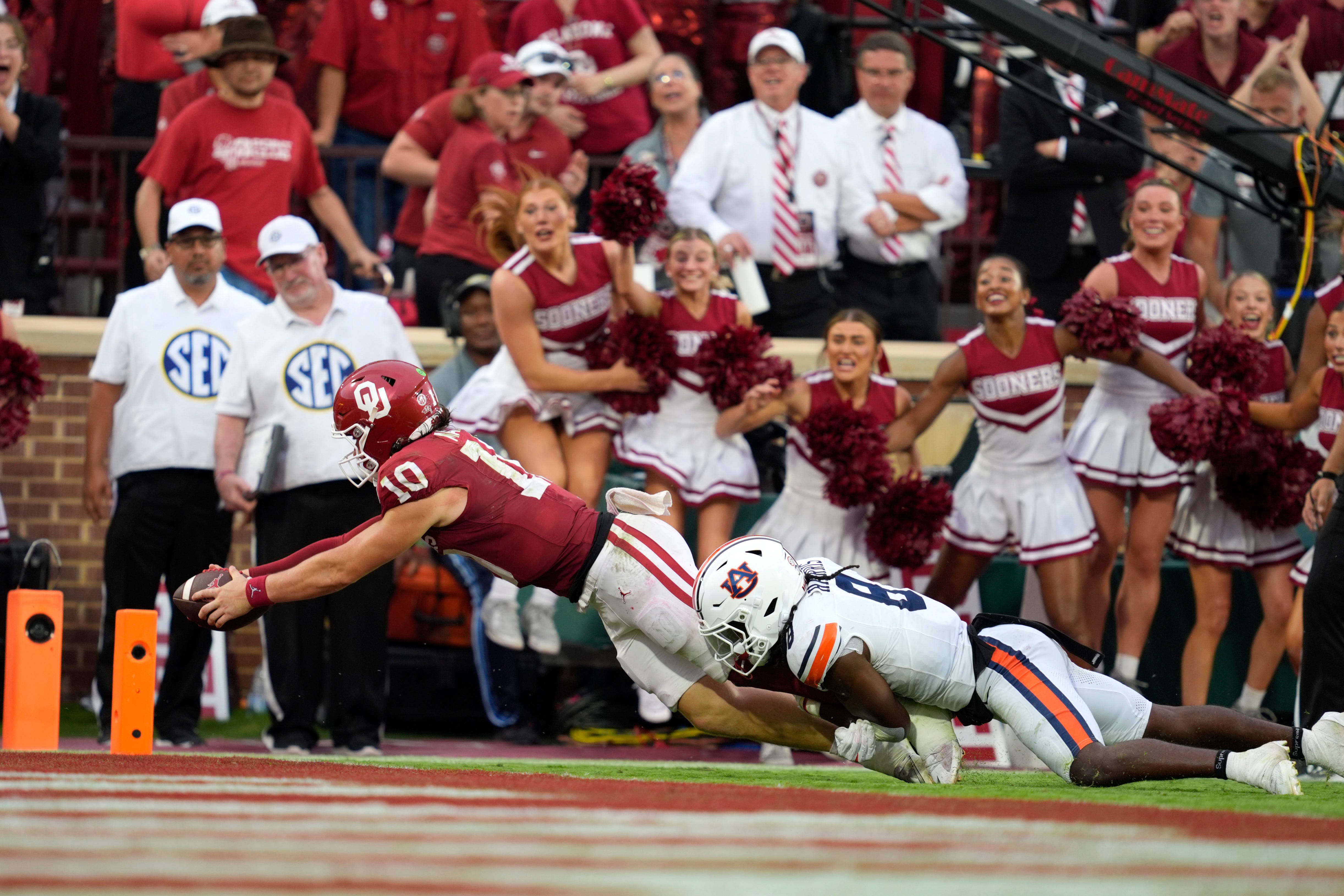 Heisman Trophy Odds 2025: Transfers Shine as Mateer, Mendoza, Moore Lead Race