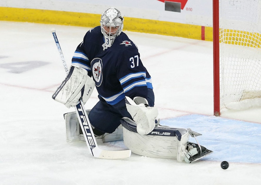 Vezina Trophy Odds 2024 Hellebuyck Miles Ahead of Chasing Pack