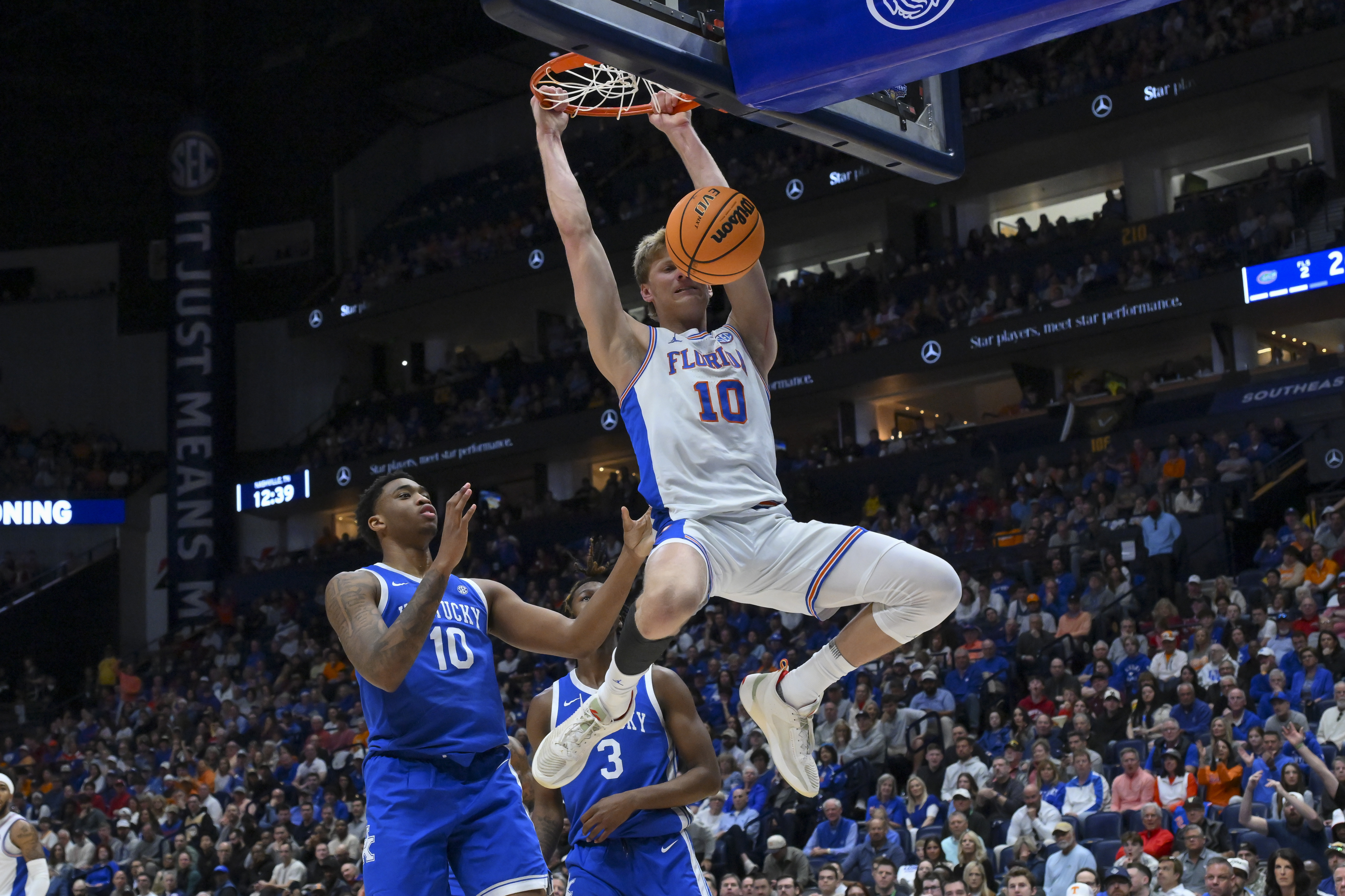 Florida Gators forward Thomas Haugh dunks as we make our best Prairie View A&M vs. Florida prediction.