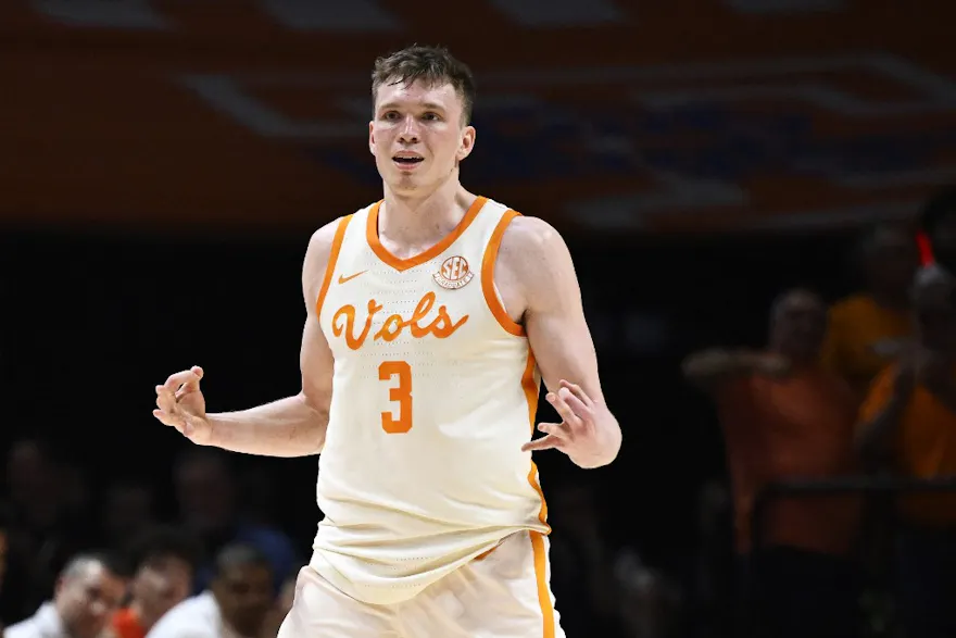 Dalton Knecht #3 of the Tennessee Volunteers celebrates as we look at the Tennessee sports betting scene's financials from February 2024.