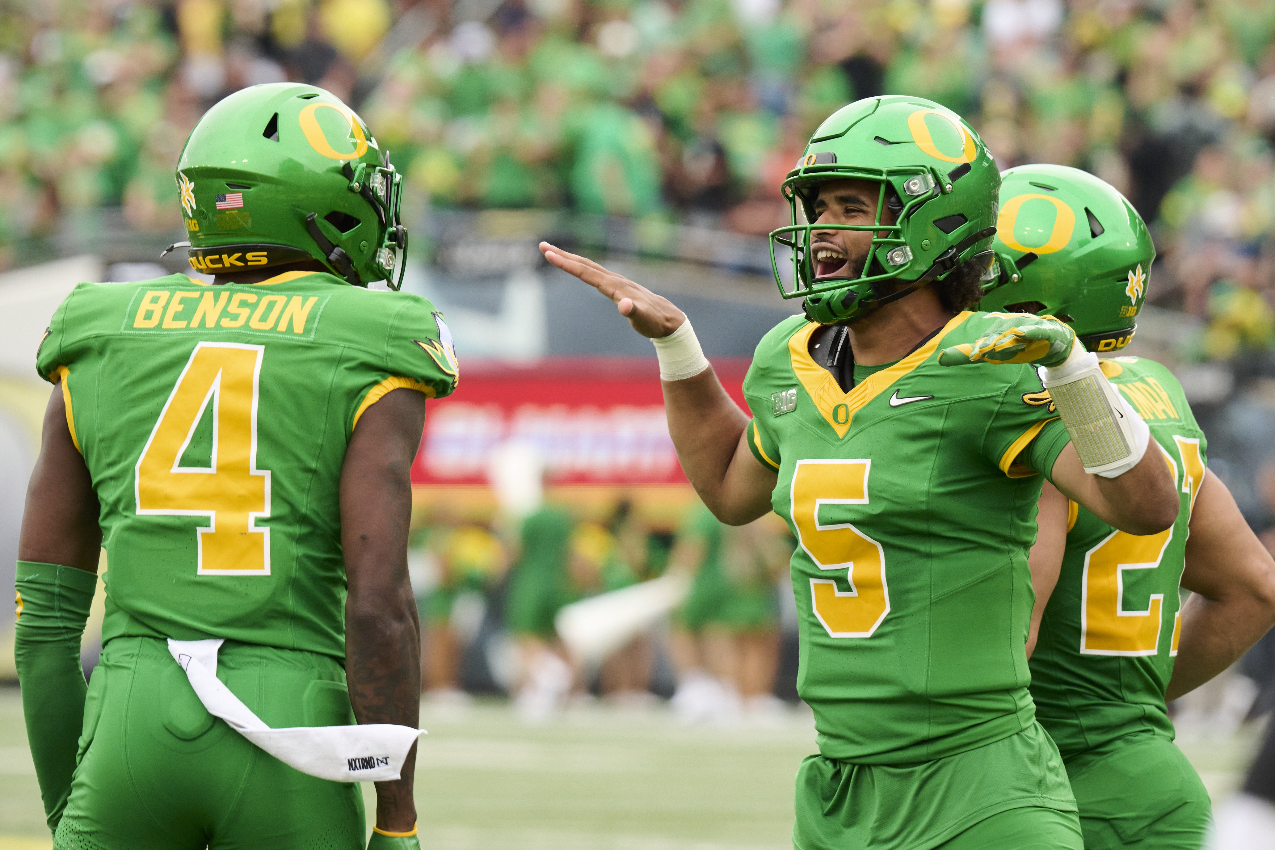 Minnesota vs. Oregon Prediction: Tonight's College Football Week 12 Betting Preview & Odds