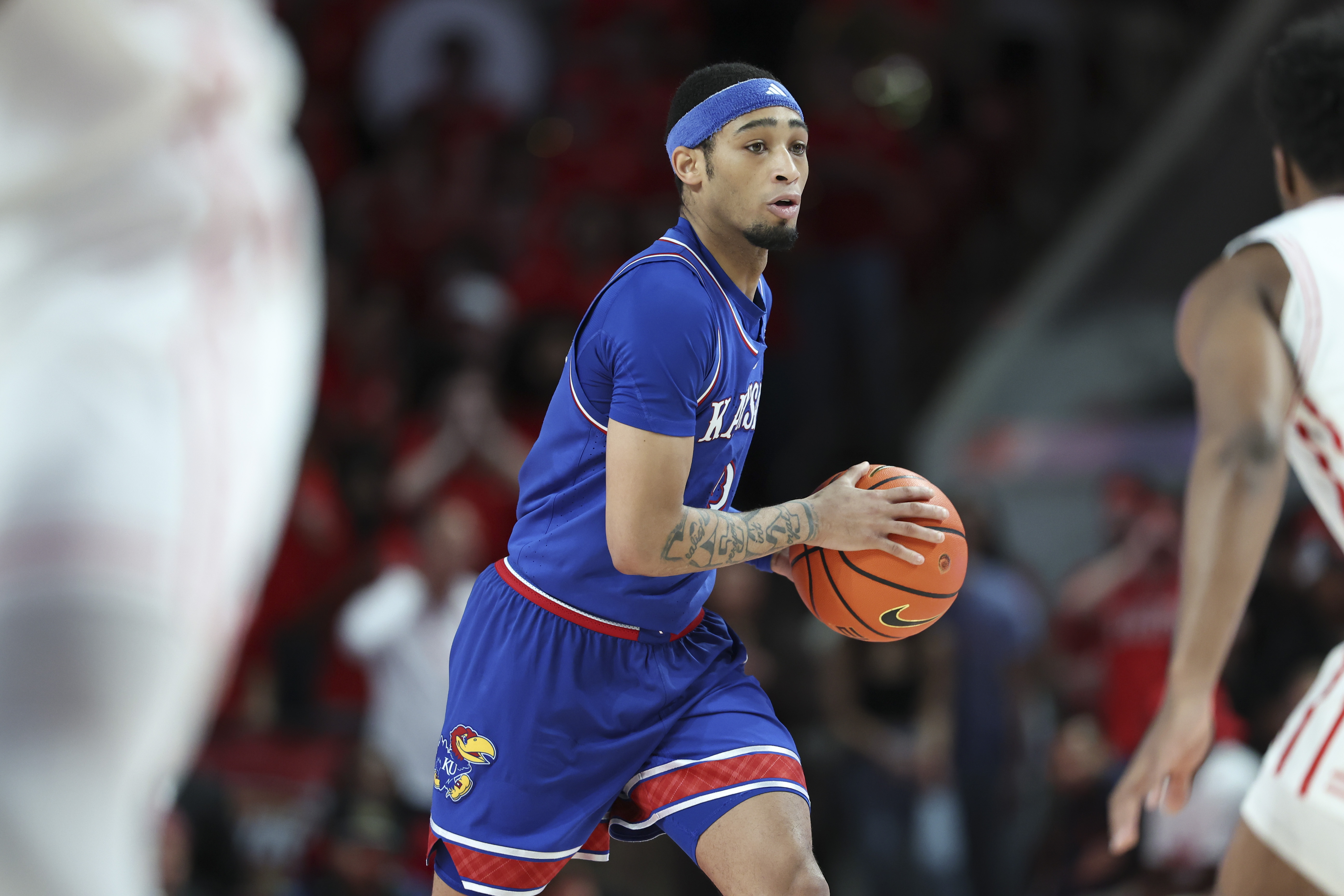 Arizona vs. Kansas Prediction, Odds & Expert Picks Today: Best Bets & Score Projections