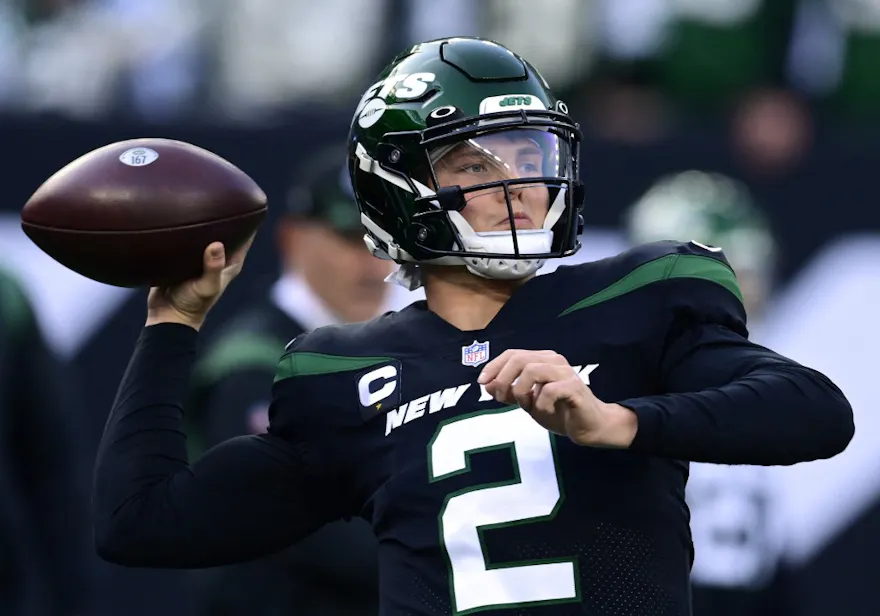 Zach Wilson of the New York Jets throws the ball during pregame warm-ups before the game against the Philadelphia Eagles at MetLife Stadium. Photo by Steven Ryan Getty Images via AFP.