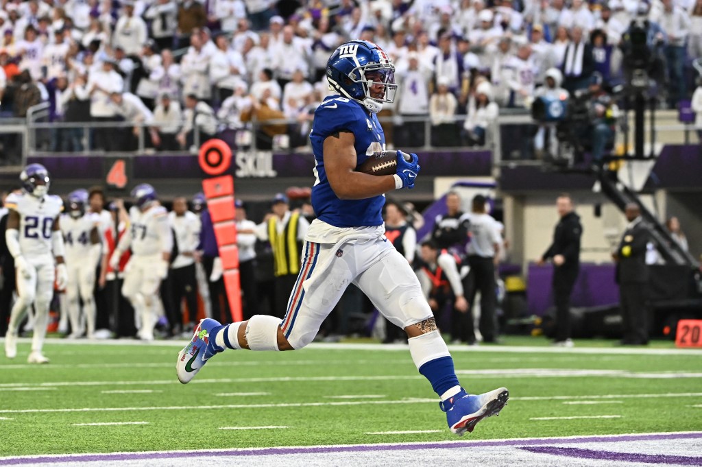 NFL player prop picks today: Best player prop bets to consider for Giants  players in 2023 Wild Card round - DraftKings Network