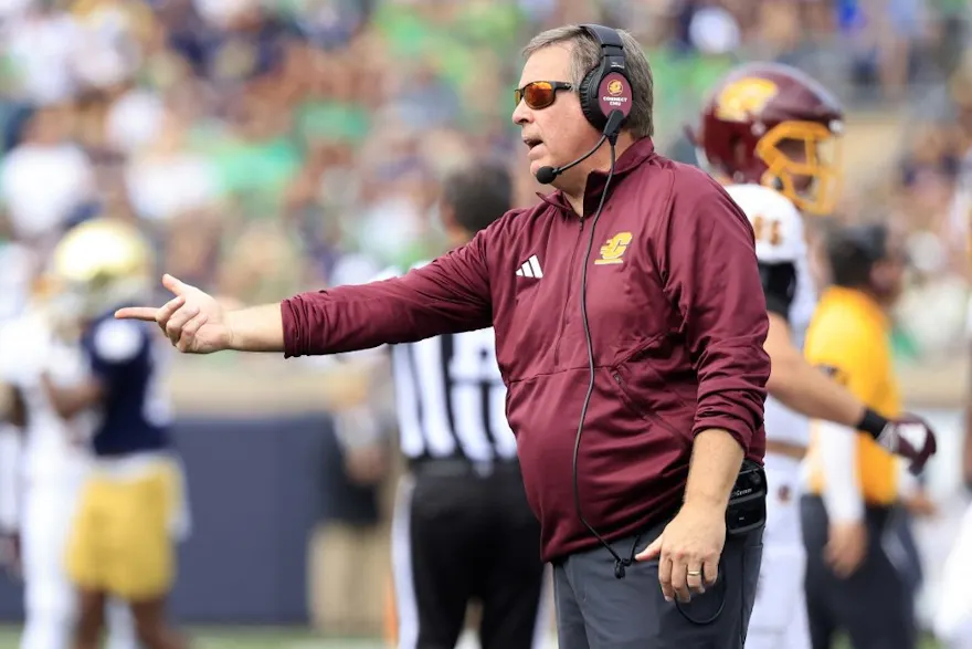 Central Michigan vs. Ohio Predictions, Picks & Odds Week 12 Chippewas