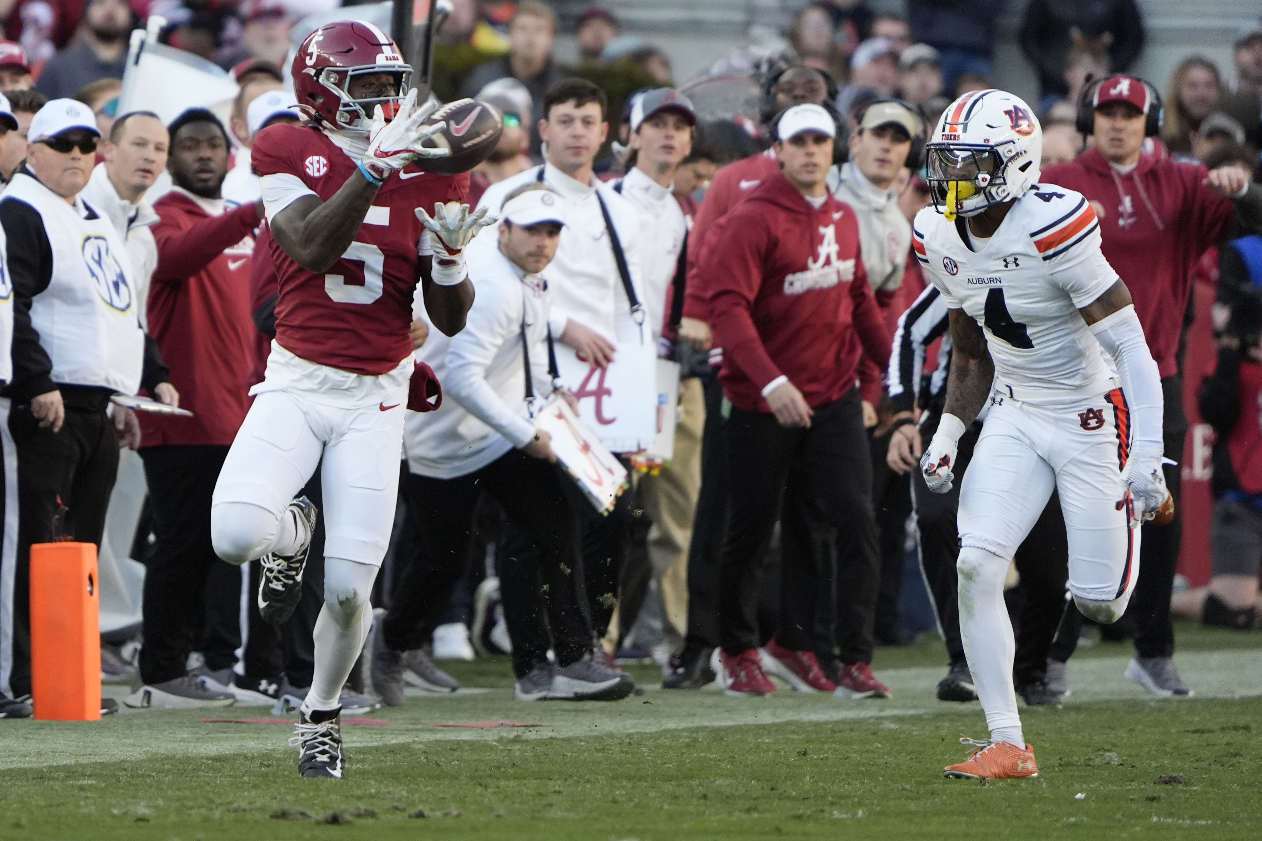 College Football Against the Spread Picks Week 1: Best ATS Predictions for Top Games