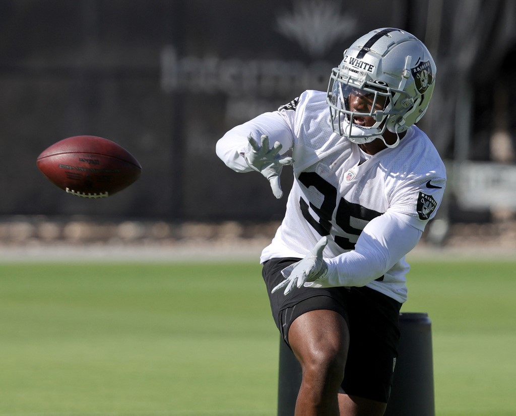 WATCH: Raiders RB Zamir White scores first TD of preseason