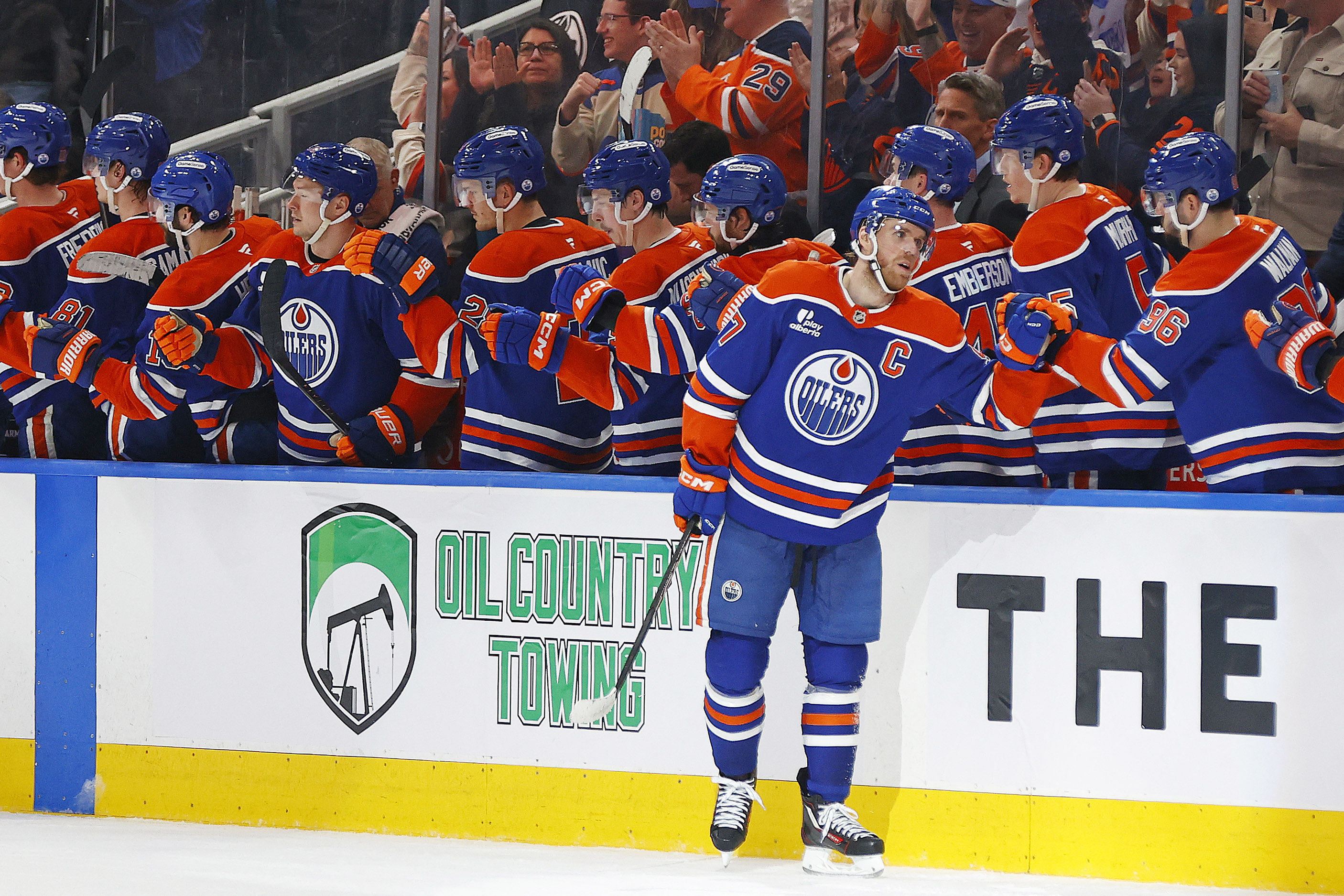 The Edmonton Oilers celebrate a goal as we look ahead to DraftKings' plans to launch in Alberta's sports betting and iGaming markets.