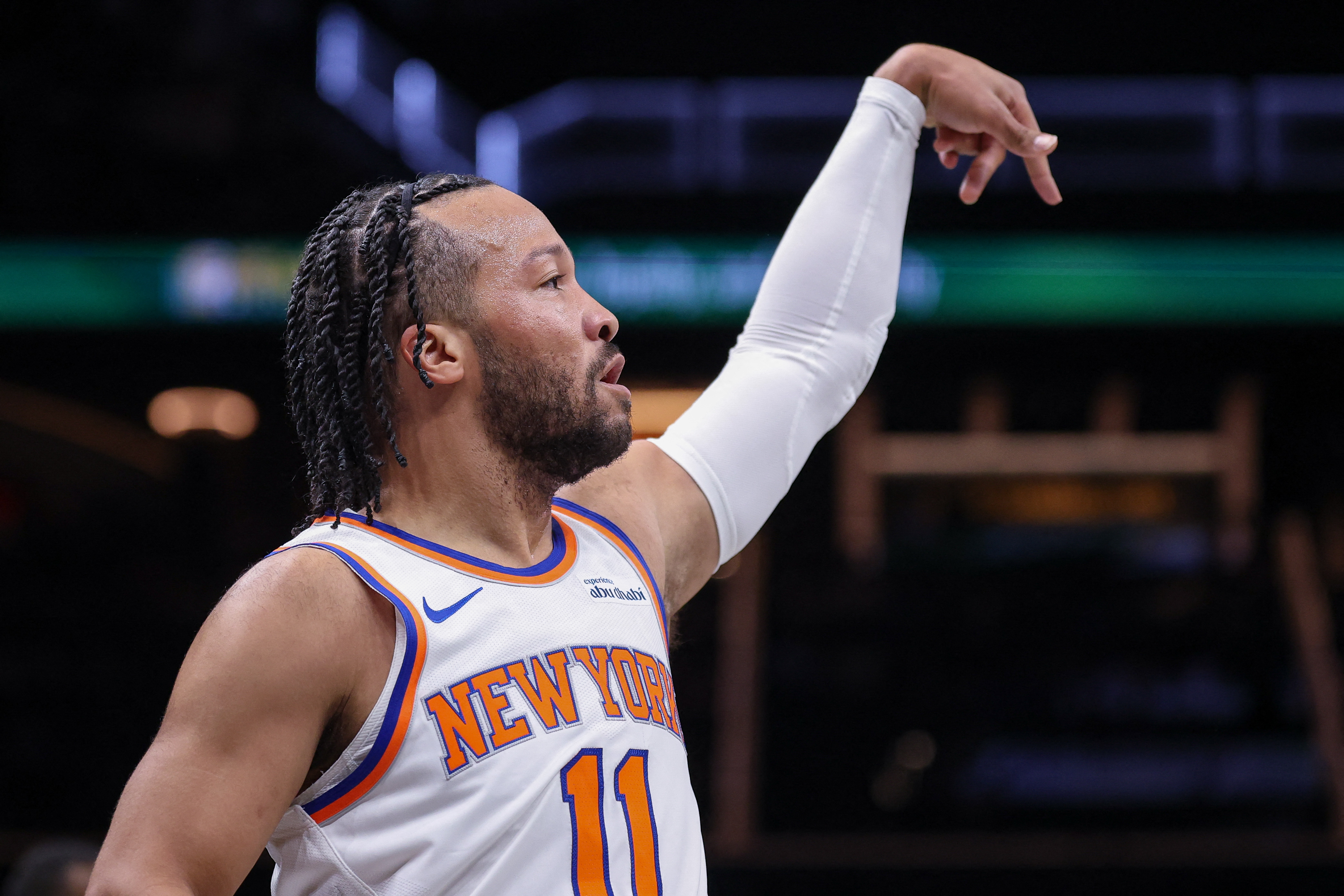 New York Knicks guard Jalen Brunson (11) looks up as we break down the best Jalen Brunson player props tonight.
