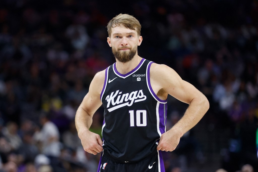 Kings vs. Lakers NBA Player Props, Odds: Battle of the Bigs in Los Angeles