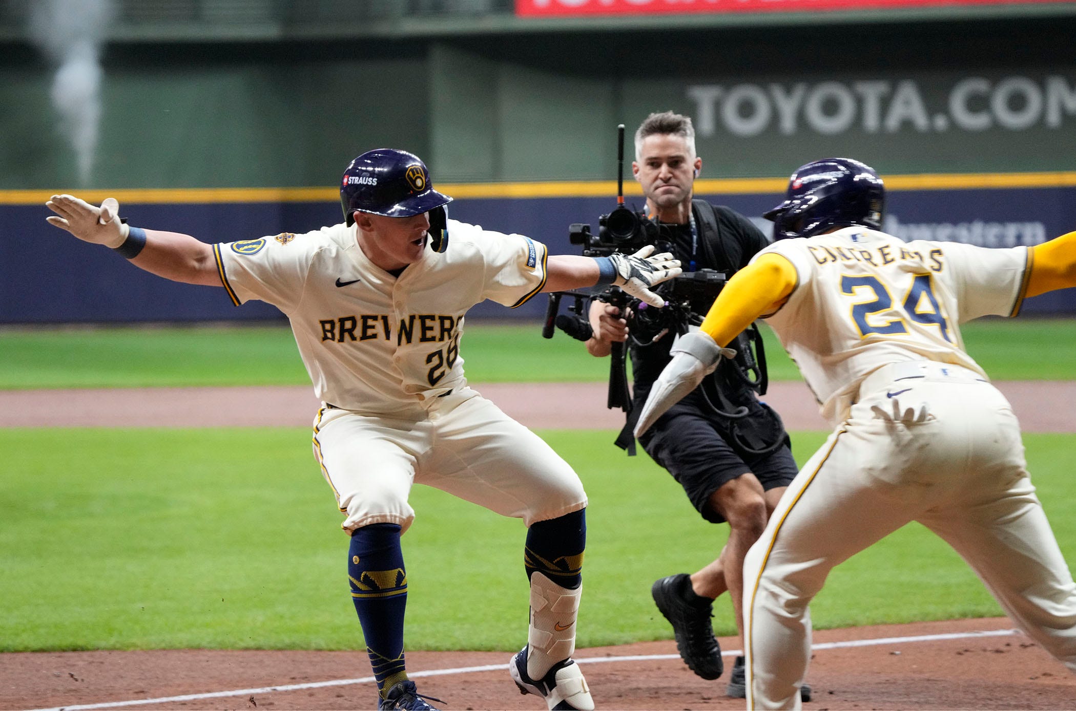Cubs vs. Brewers Player Prop Bets Today: NLDS Game 5