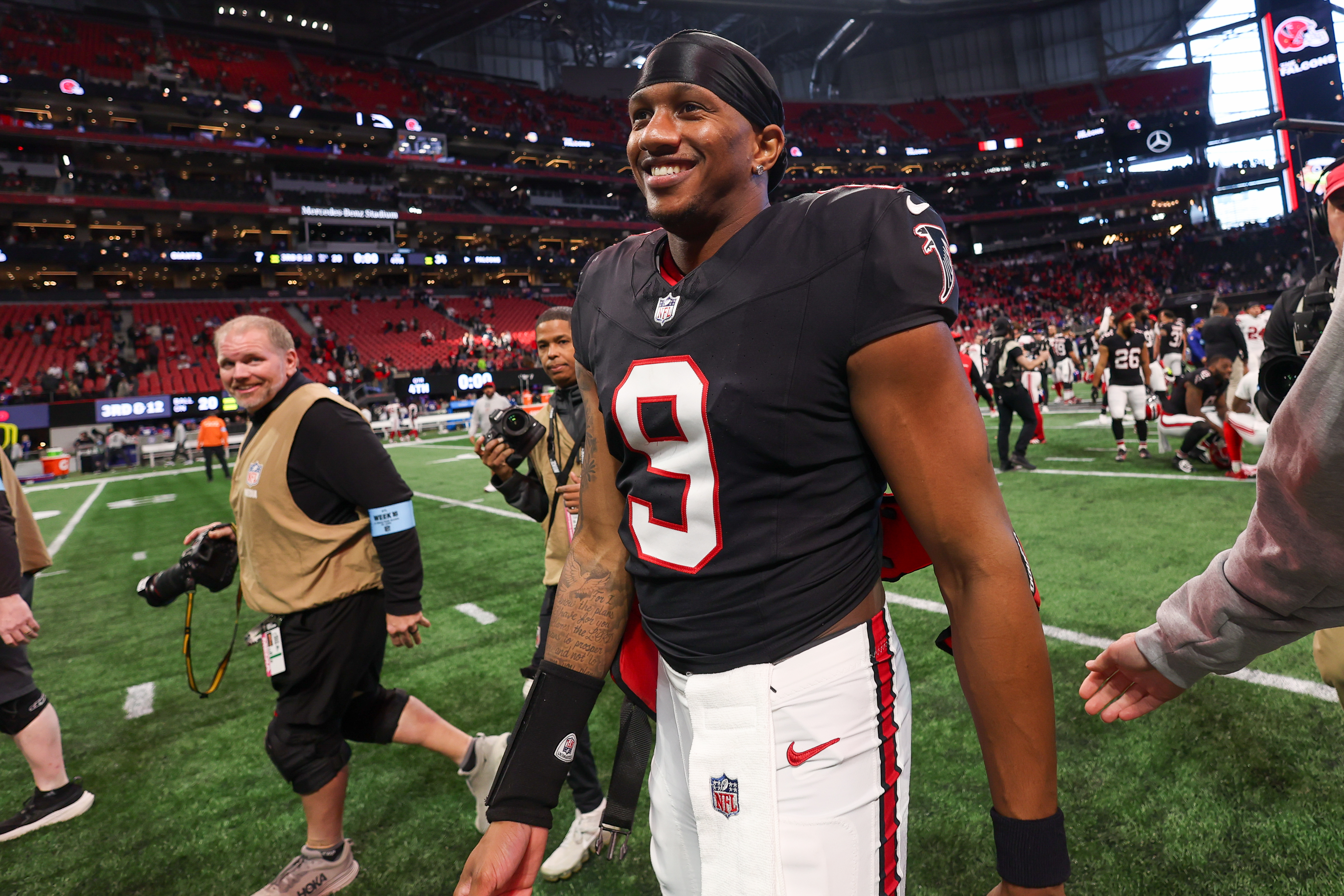 Falcons vs. Commanders Early Picks, Predictions & Odds for SNF Week 17