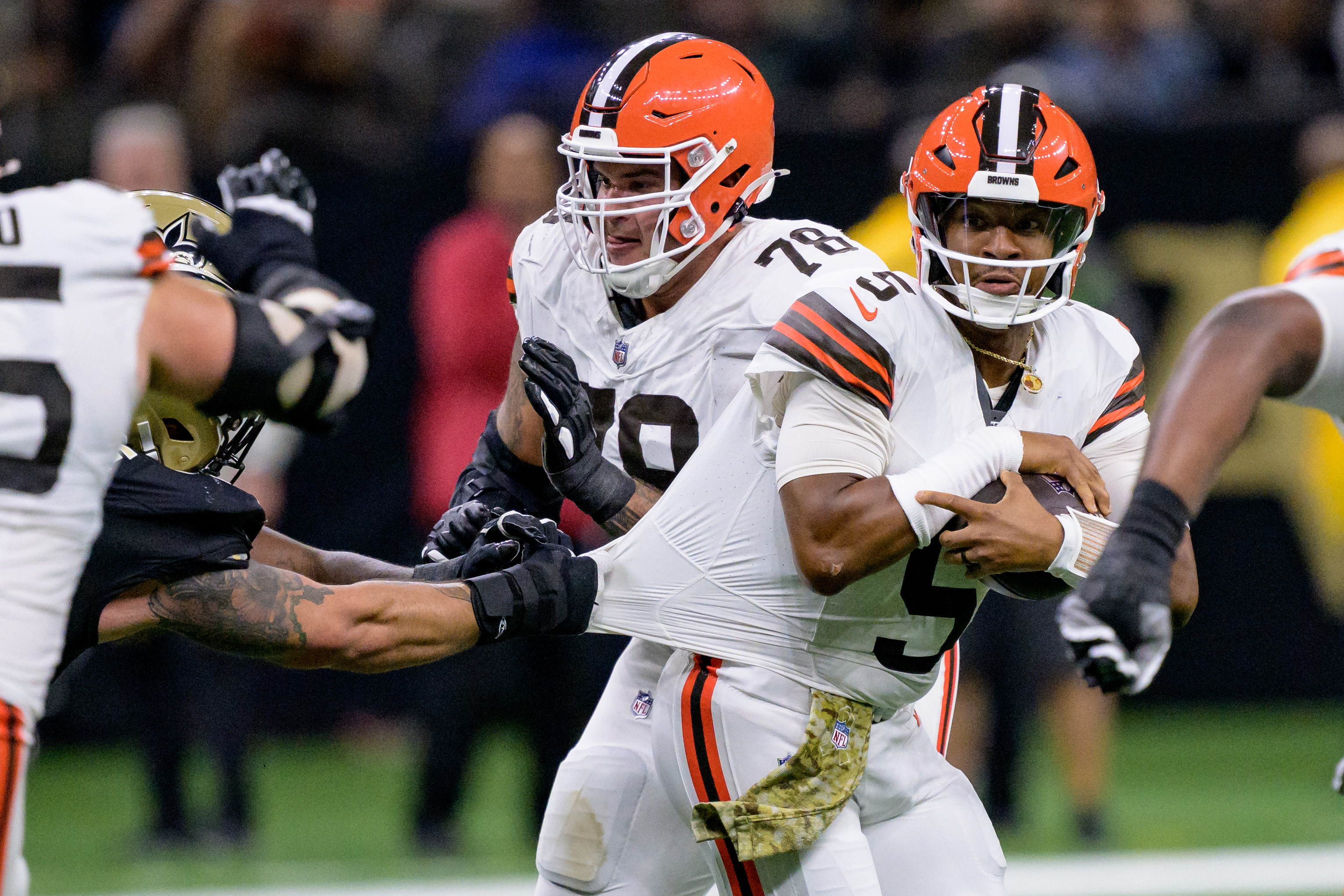 Tonight's TNF Steelers vs. Browns Prediction, Picks & Odds