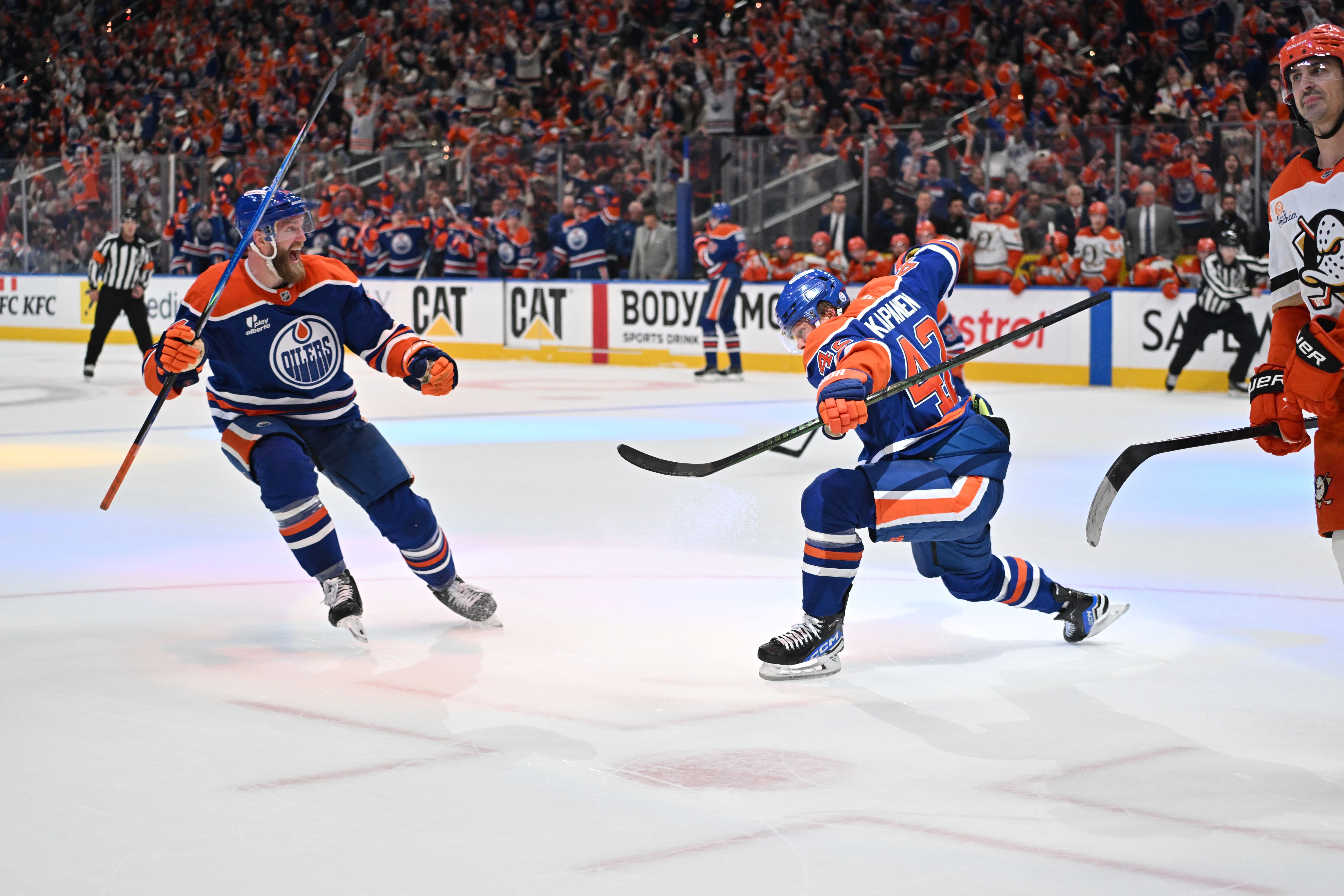 Edmonton Oilers Mattias Ekholm and Kasperi Kapanen celebrate as we look at the upcoming Alberta iGaming launch.
