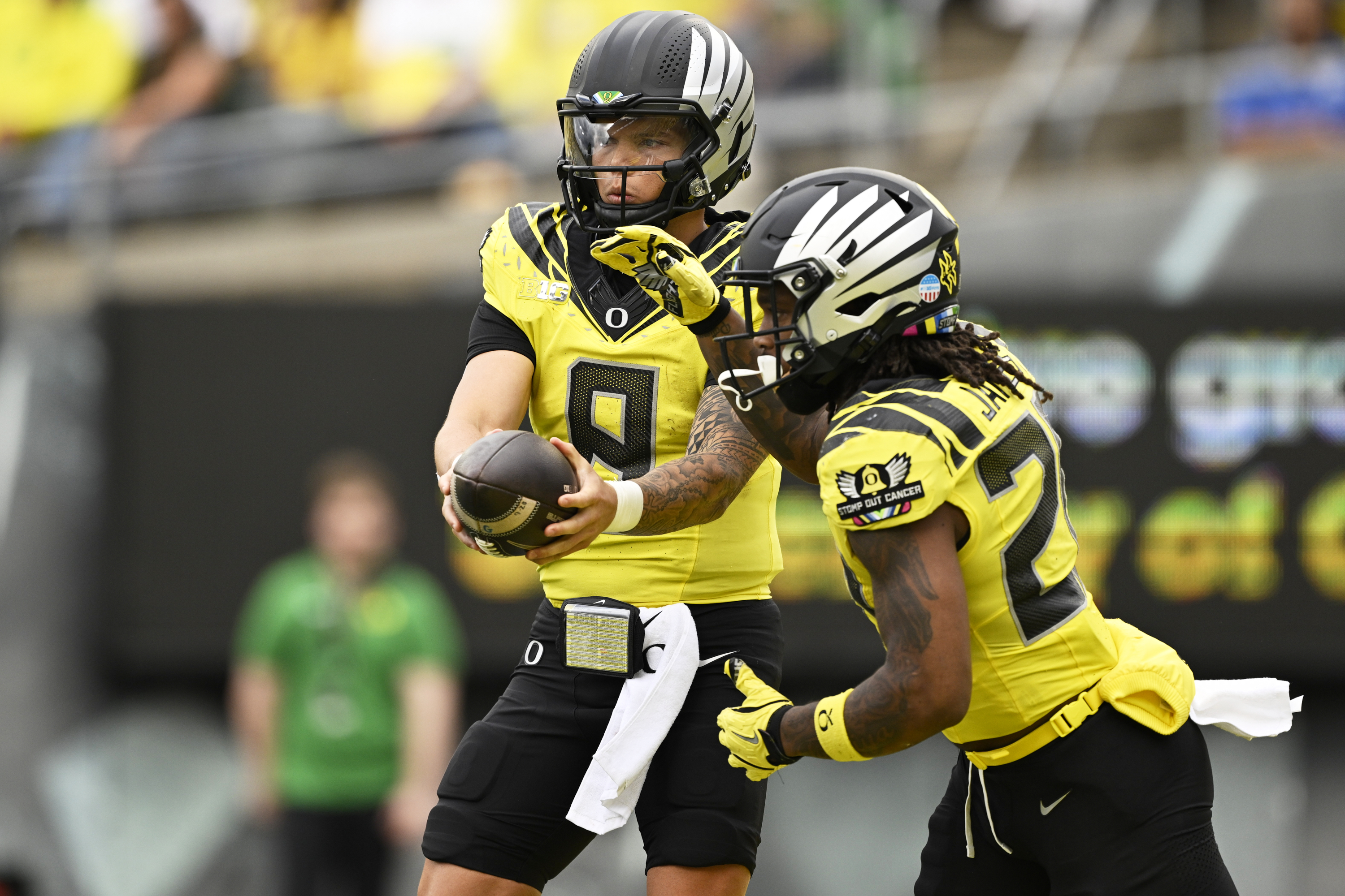 Oregon vs. Michigan Prediction, Picks & Odds: Week 10