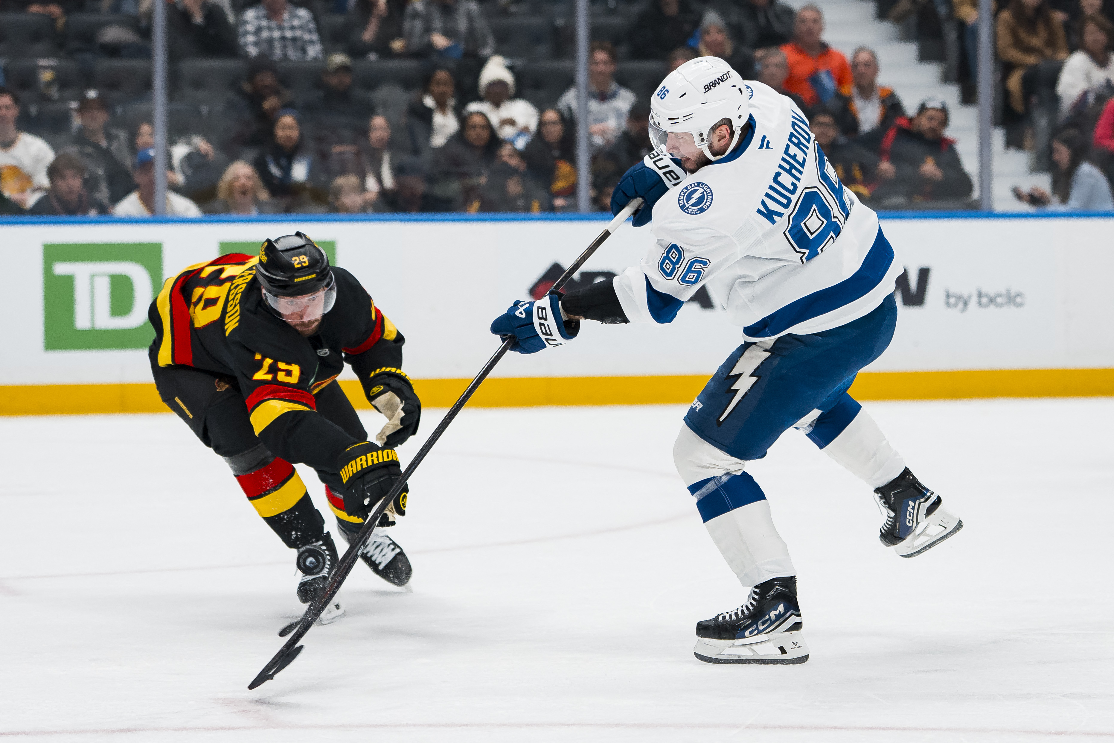 Nikita Kucherov in action as we provide the Hart Trophy odds 2026. 
