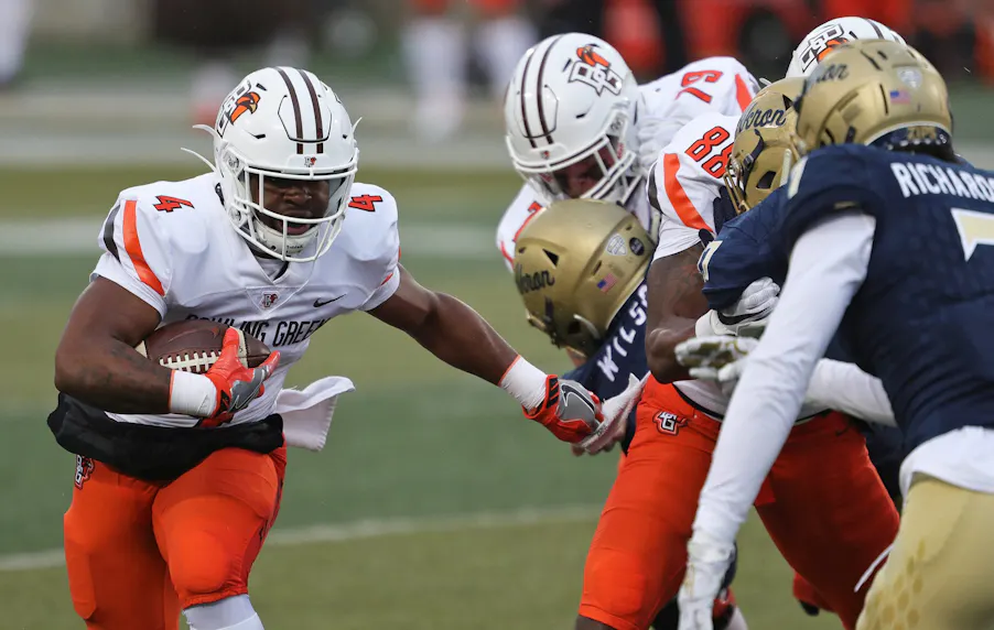 Bowling Green Falcons running back Terion Stewart rushes for a short gain inside the 10-yard line during the first half of an NCAA football game as we look at our Bowling Green vs. Central Michigan prediction.