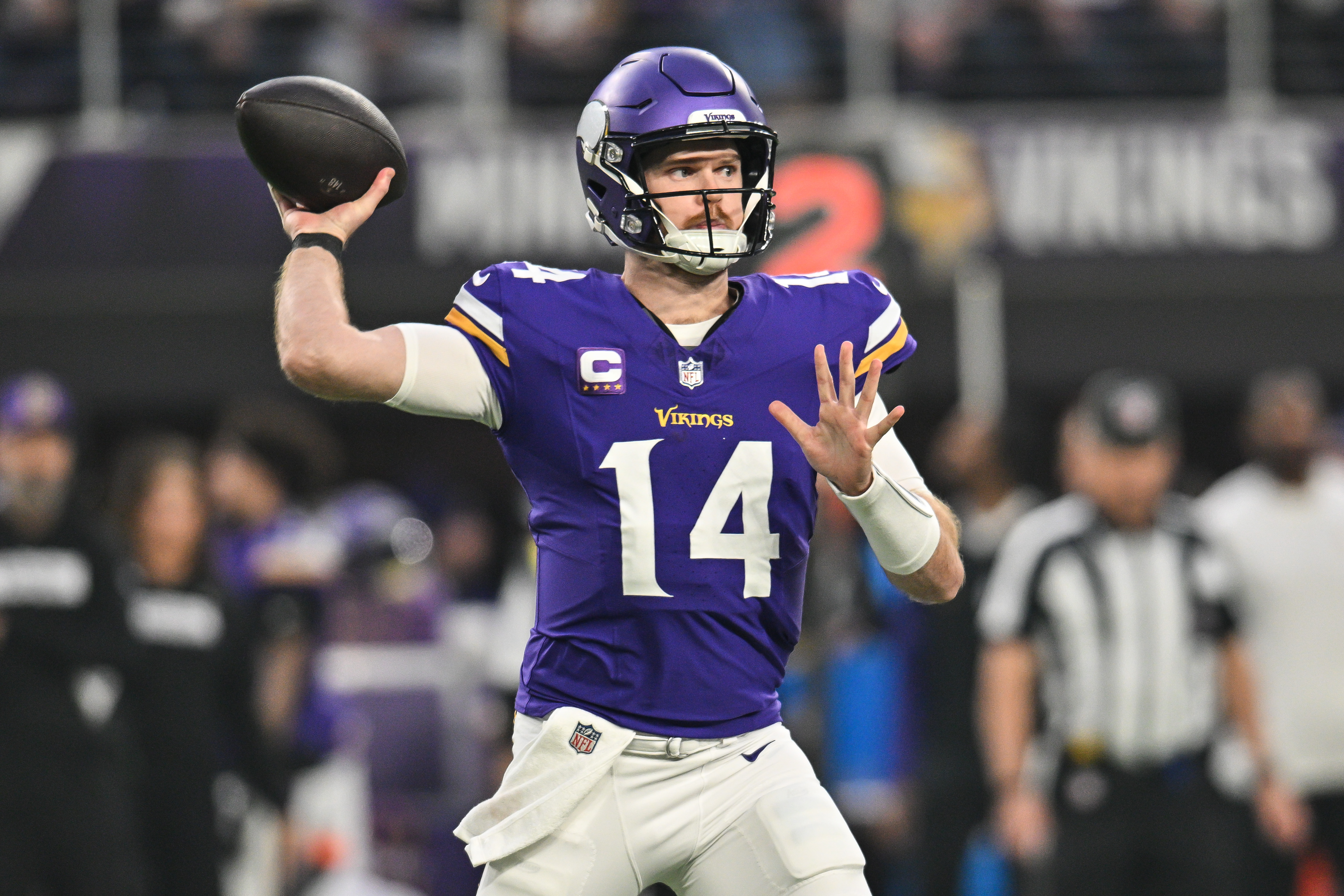 Vikings vs. Rams Prediction, Picks & Odds for Tonight: Wild Card Weekend 