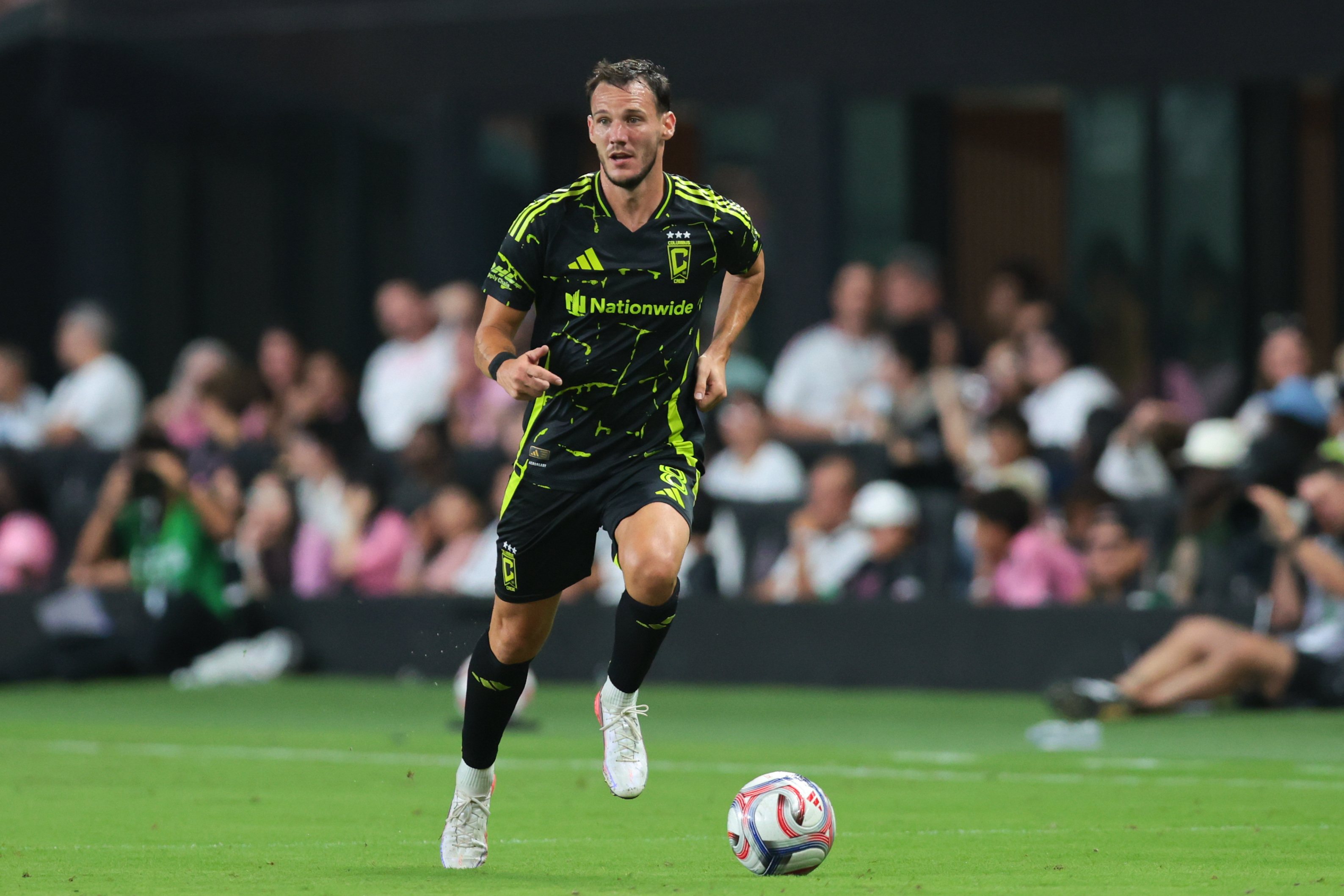 Columbus Crew midfielder Daniel Gazdag dribbles the ball as we make our best Columbus Crew vs. Pumas UNAM prediction.