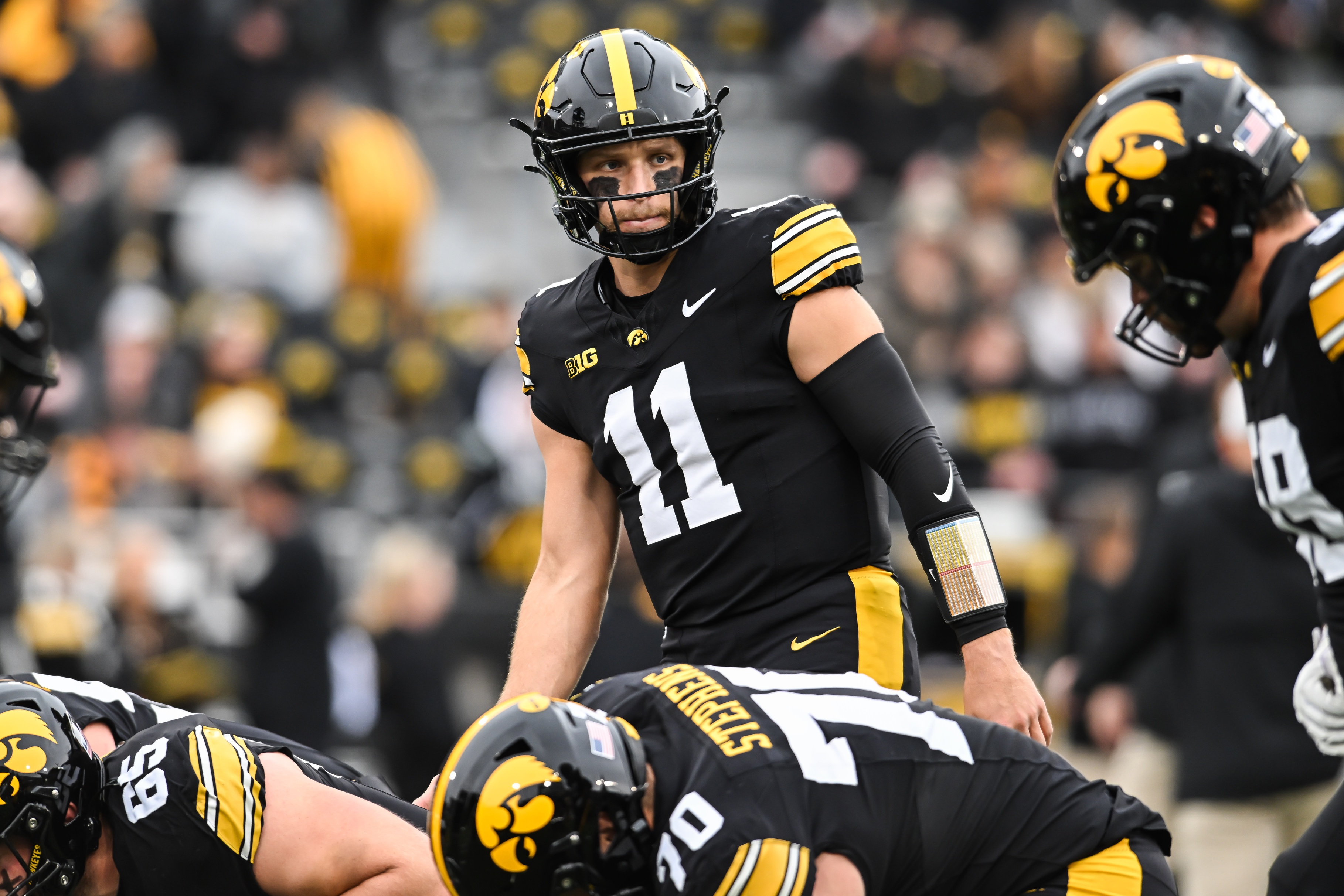 Oregon vs. Iowa Prediction: Today's College Football Week 11 Betting Preview & Odds