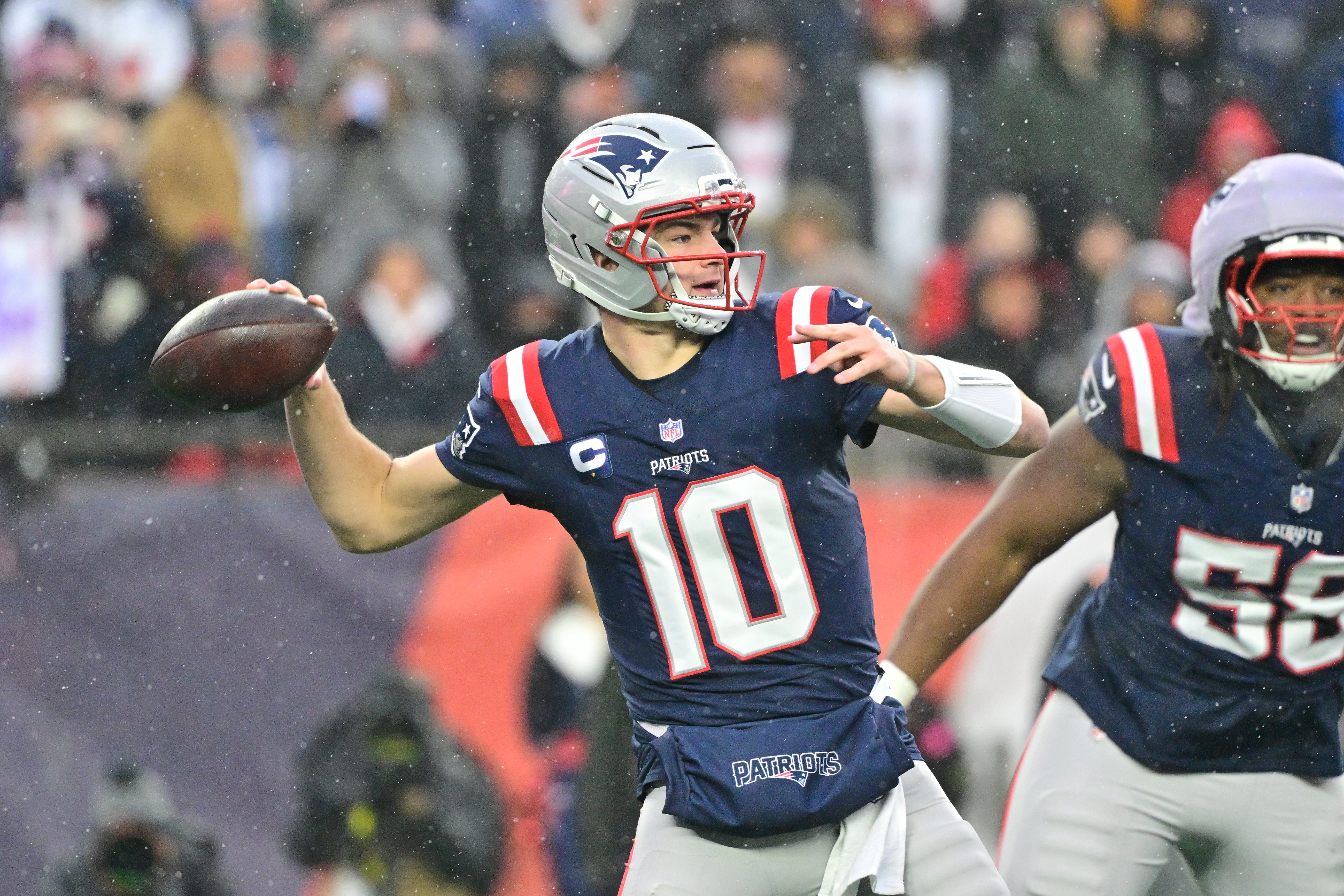 New England Patriots star Drake Maye will be among the youngest QBs in Super Bowl history. 