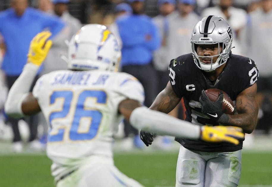 Raiders vs. Chargers Week 1 NFL Picks: Bolts Favored in Key AFC West Matchup