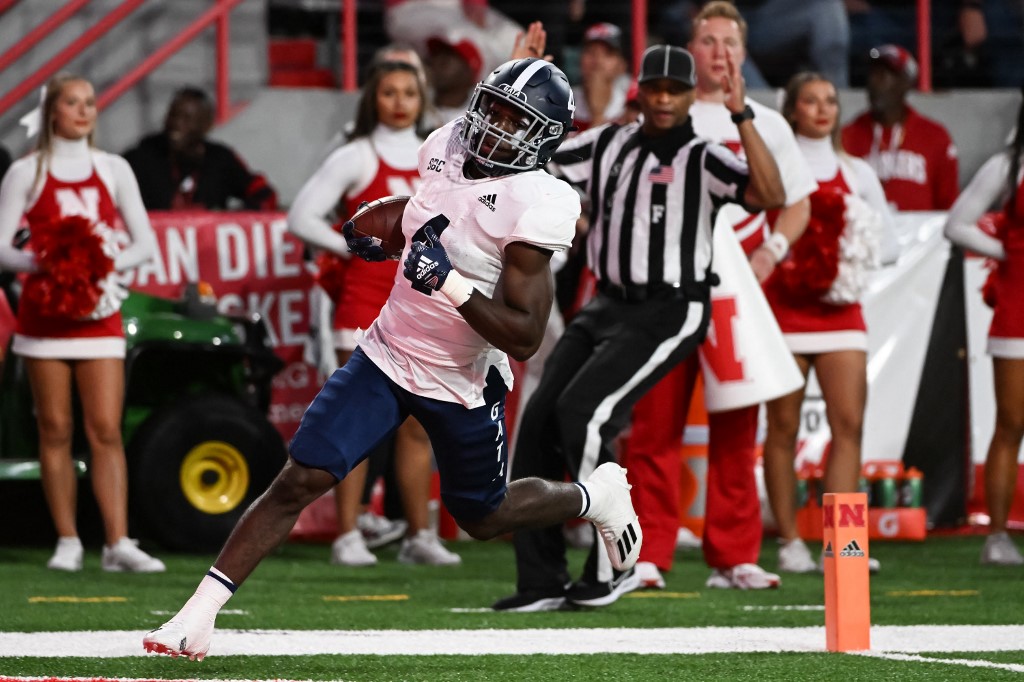 Buffalo-Georgia Southern picks: Predictions, spread for Quick Lane Bowl -  DraftKings Network