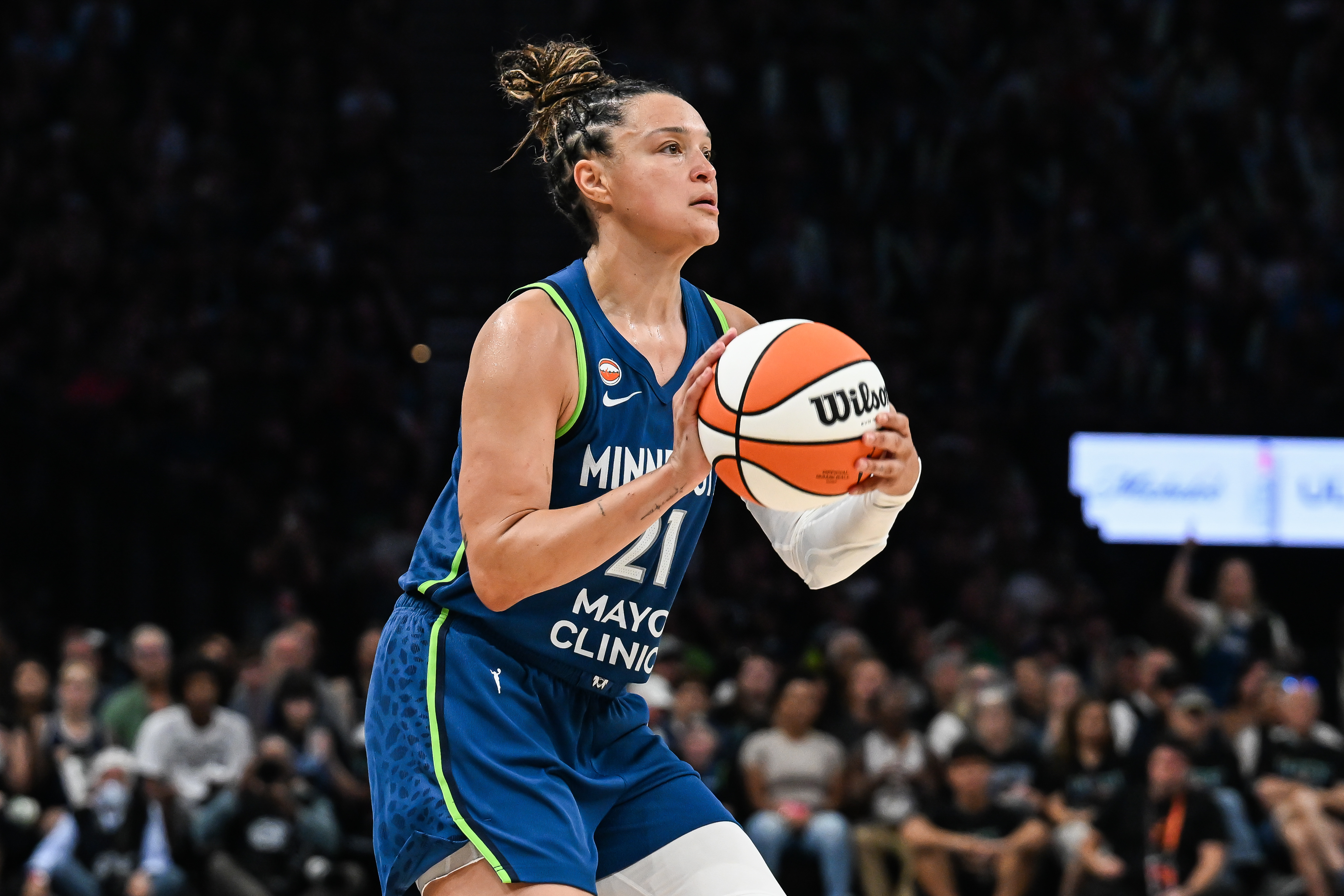 Minnesota Lynx guard Kayla McBride (21) shoots the ball as we break down our Liberty vs. Lynx prediction.