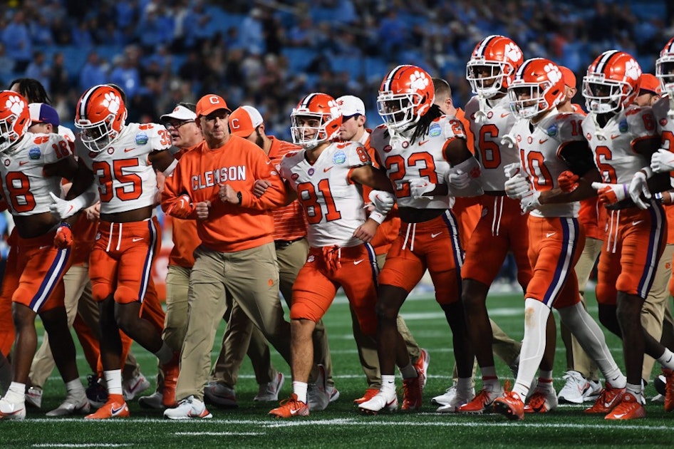 Orange Bowl Odds, Spread, Over/Under 2022: Tennessee vs Clemson