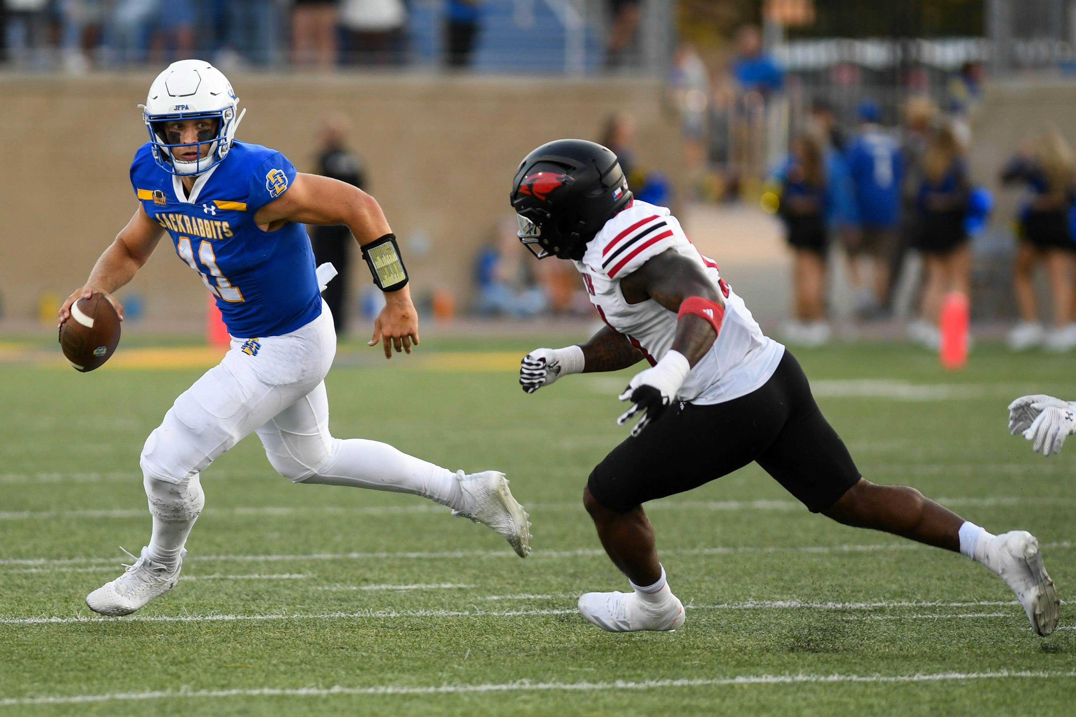 South Dakota State quarterback Mark Gronowski. The Jackrabbits are FCS championship odds co-favorites. 