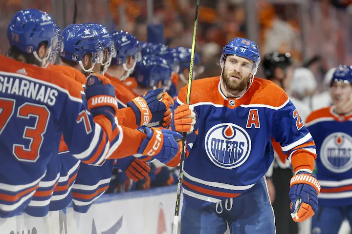 Oilers vs. Canucks Predictions & Odds: Game 7 Expert Picks for Monday