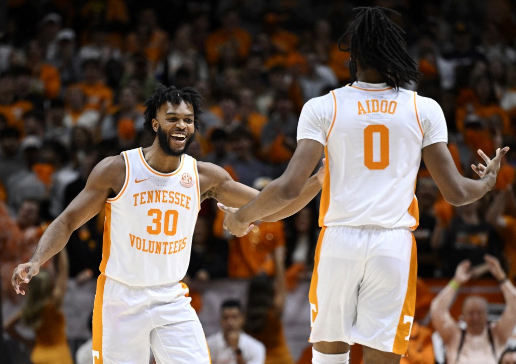 Tennessee vs. Purdue Prediction, Picks & Odds: Who Will Advance to Championship Game of Maui Invitational?