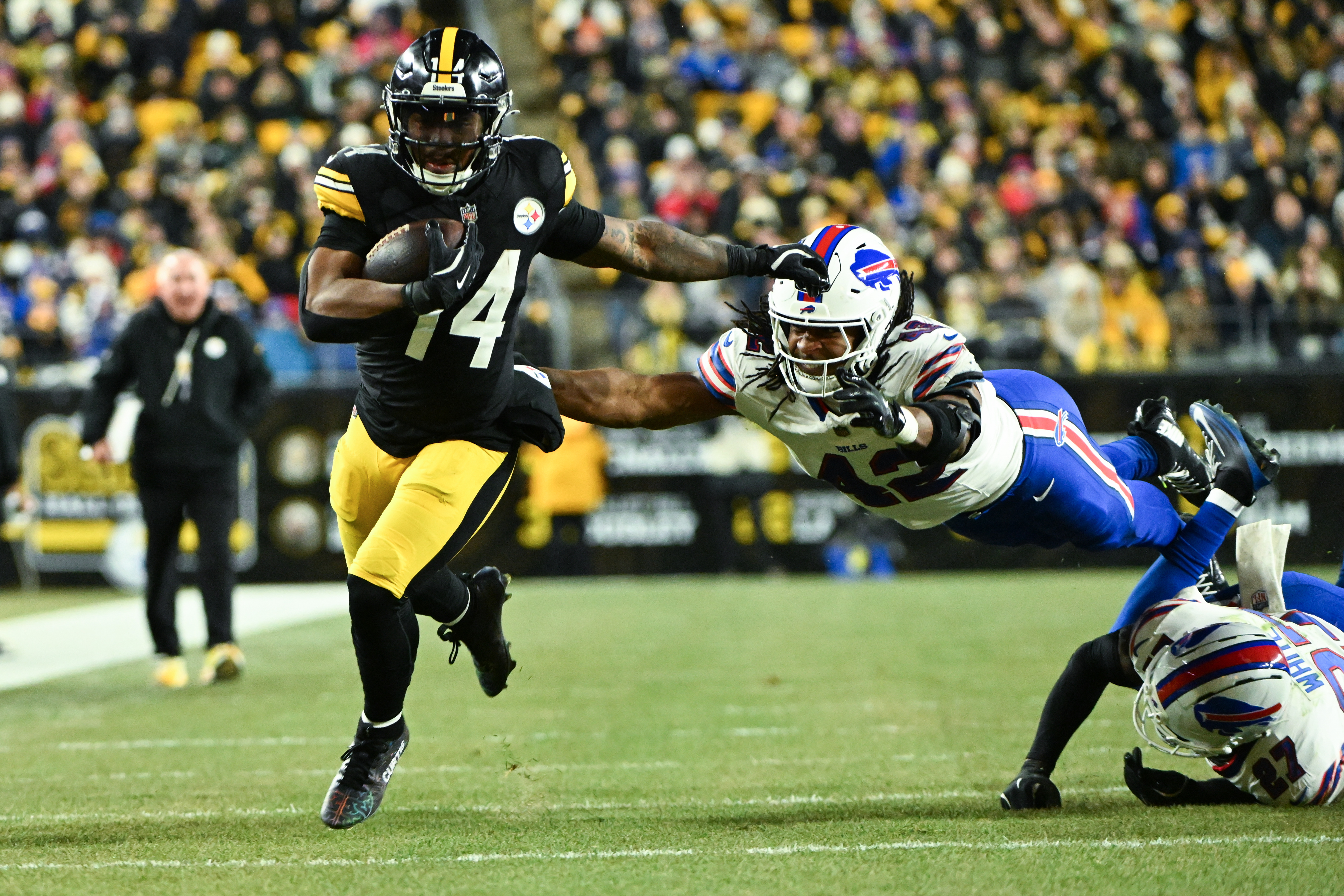 Anytime Touchdown Scorer Predictions for Monday Night Football: Dolphins vs. Steelers TD Picks