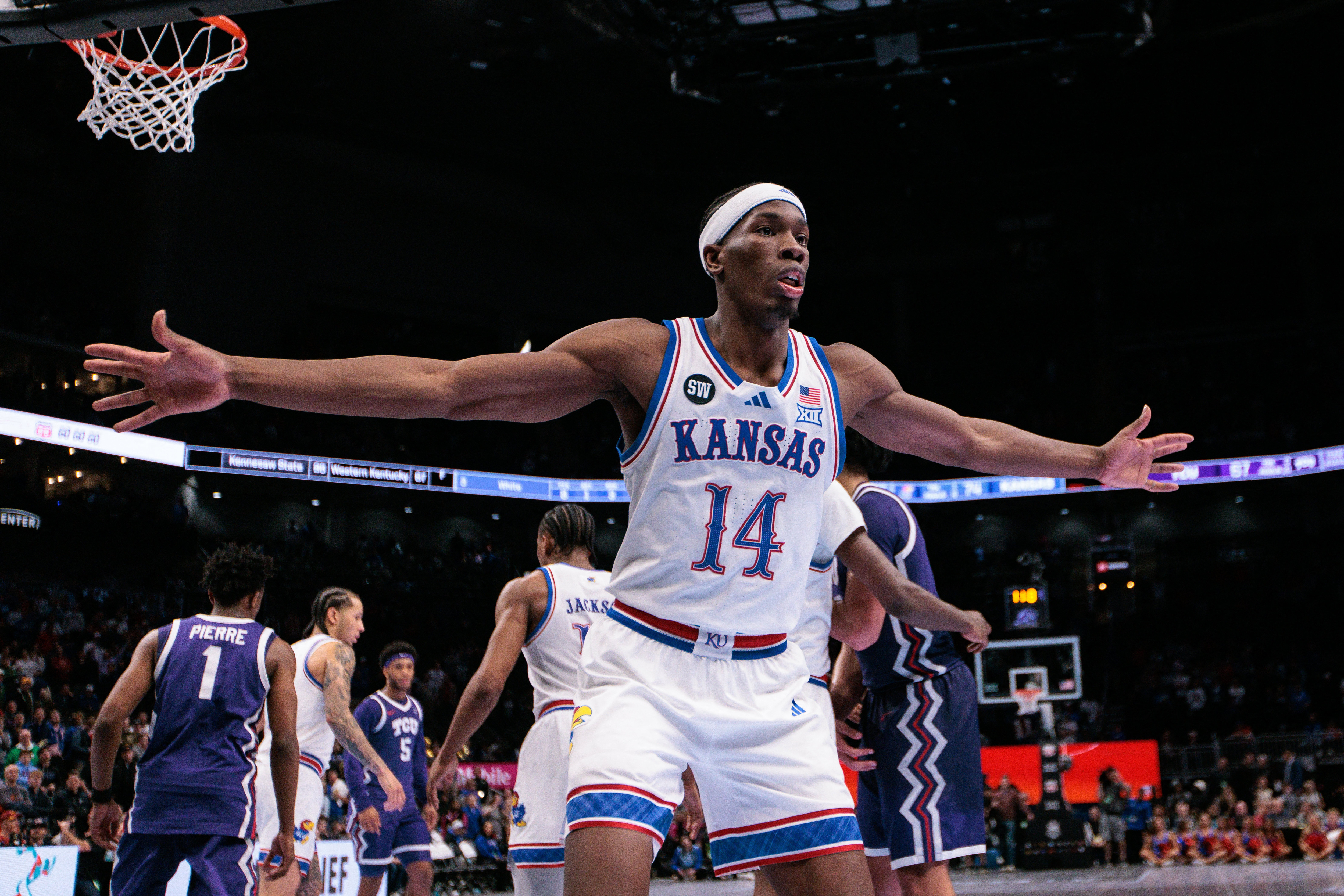 Melvin Council Jr. (14) is a big reason Kansas is a team worth targeting with March Madness survivor pool picks for Round 1. 