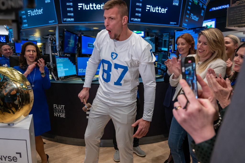 FanDuel Fires Up New TV Channel While FanDuel Online Casino Welcomes Rob Gronkowski
