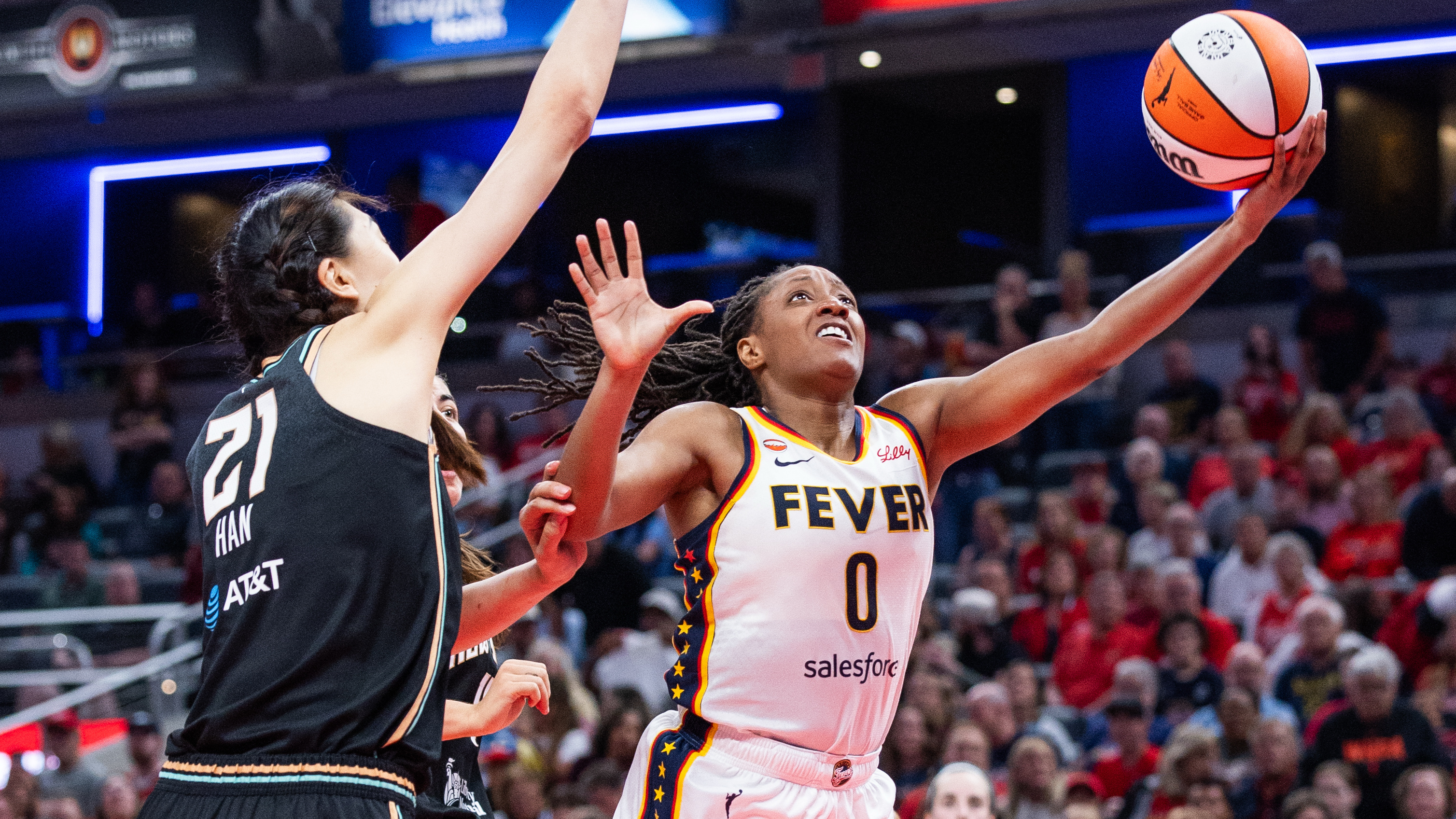  Indiana Fever guard Kelsey Mitchell shoots as we make our best Fever vs. Wings prediction.