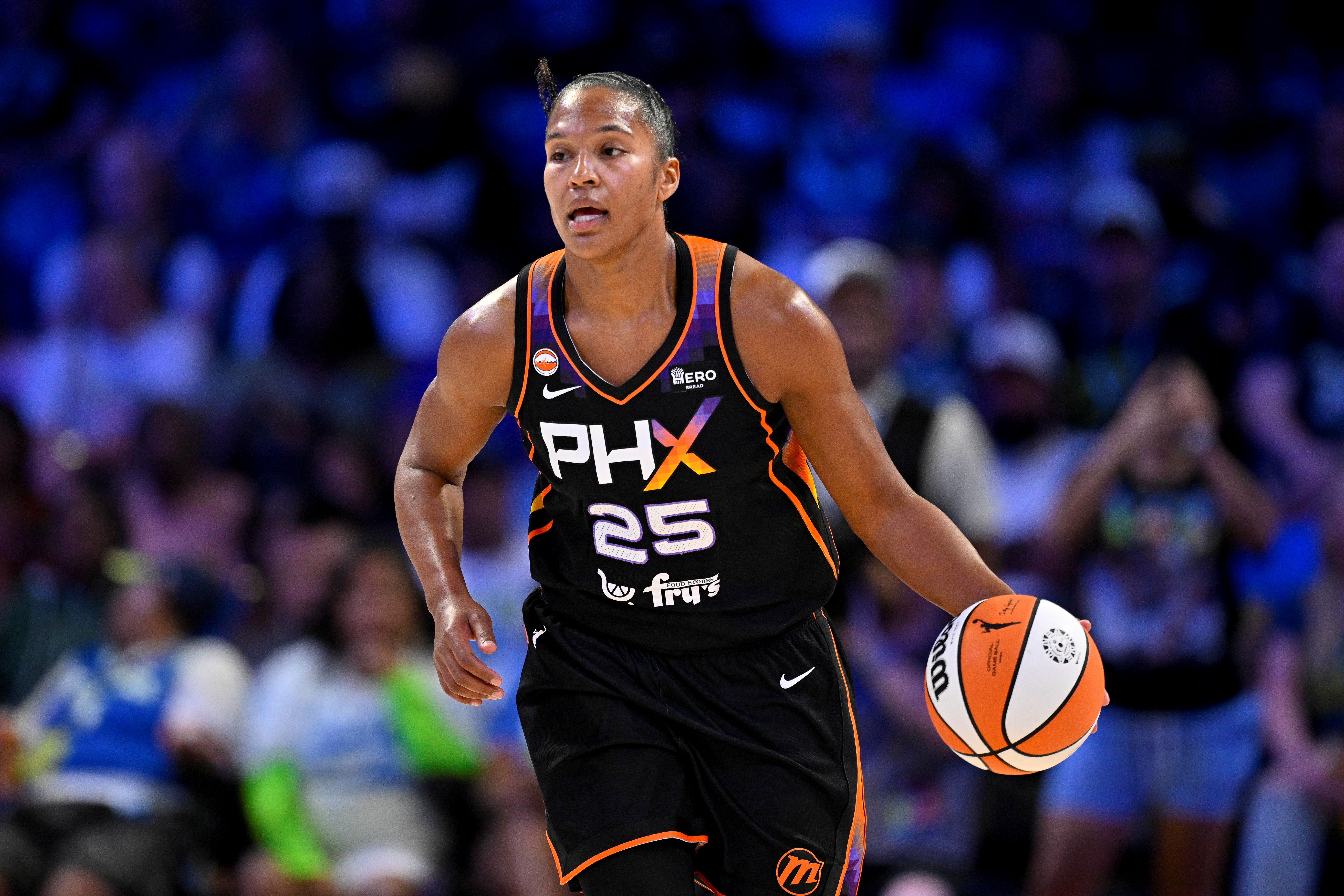 Mercury forward Alyssa Thomas (25) brings the ball up the court as we break down our Aces vs. Mercury prediction.