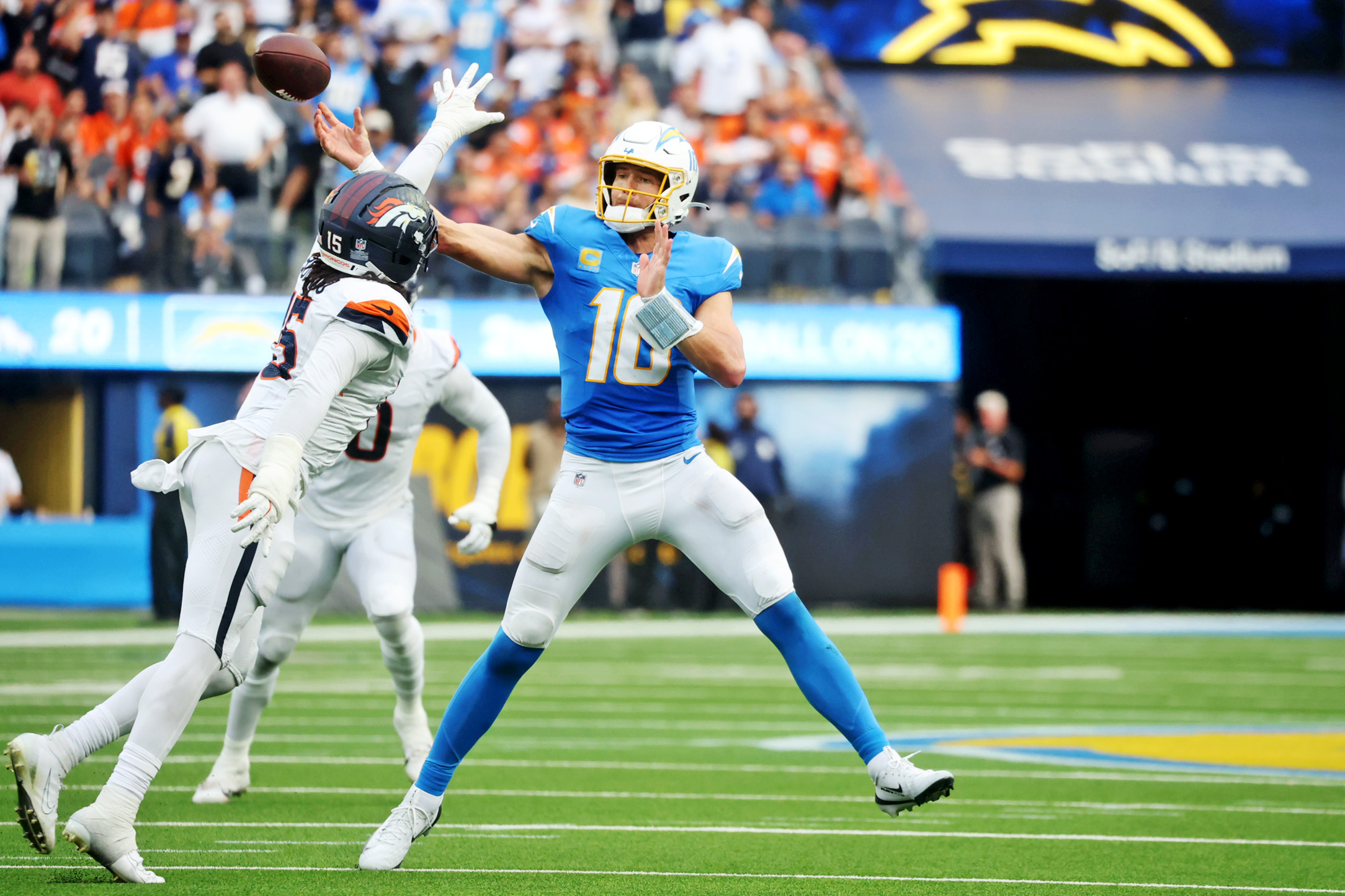 Super Bowl Odds: Eagles Survive, Chargers Rise After Week 3