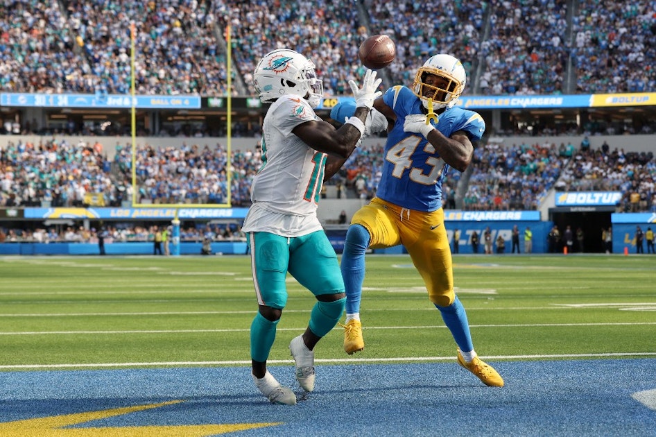 Miami Dolphins at Los Angeles Chargers: Predictions, picks and odds for NFL  Week 1 game