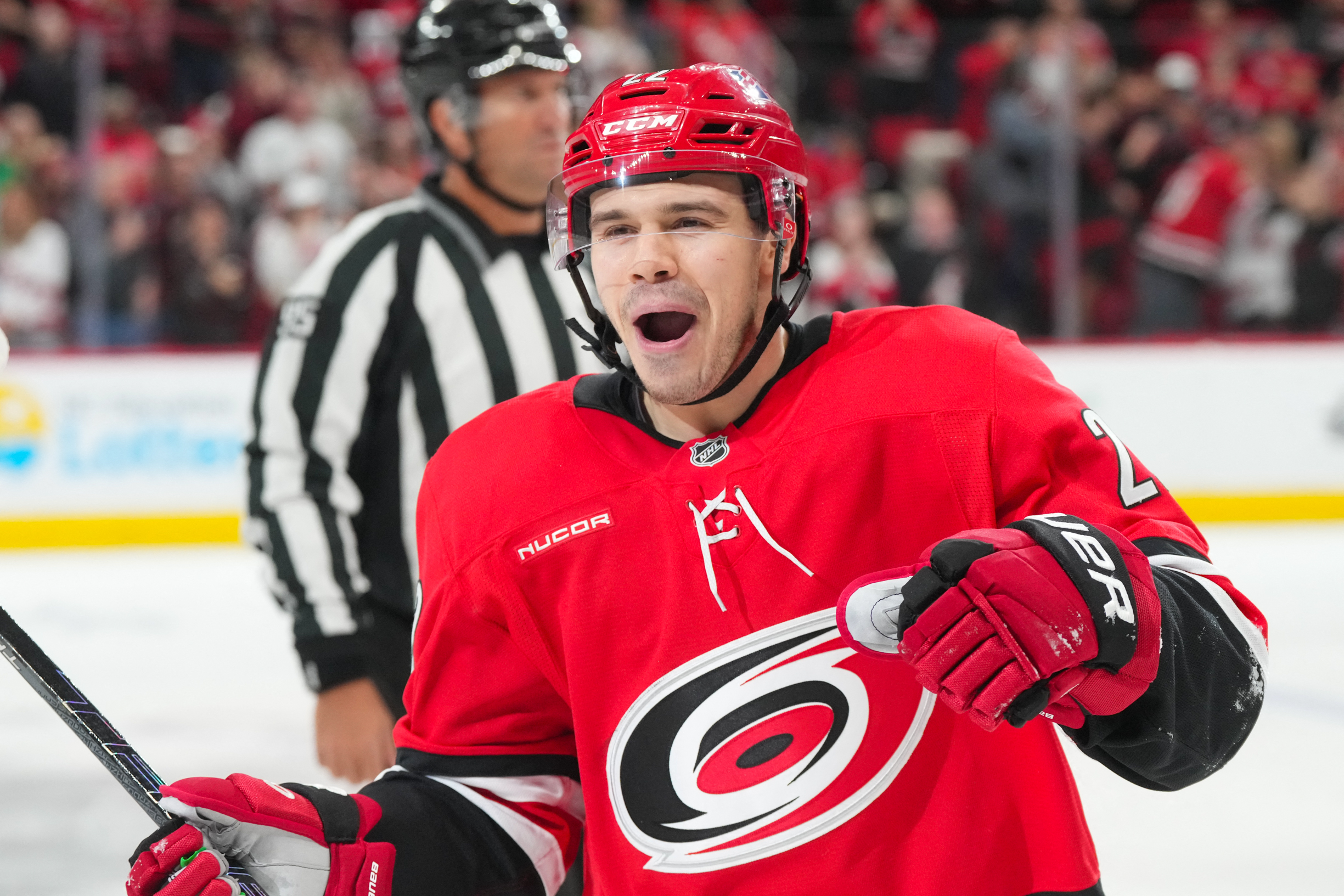 🏒 Hurricanes vs. Flyers Prediction & Odds Tonight | Game 3 NHL Picks (May 7)