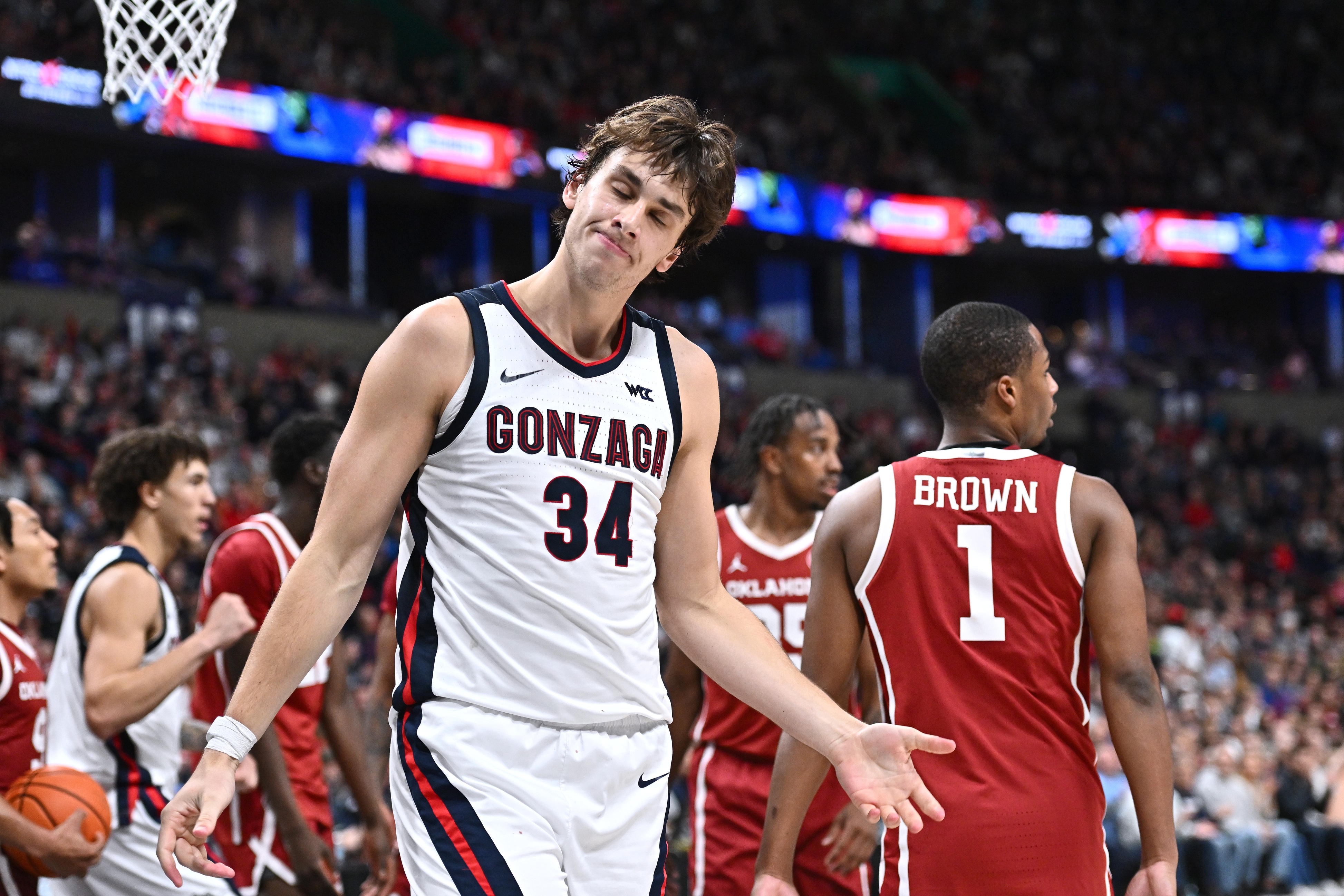 Gonzaga Bulldogs forward Braden Huff reacts as we offer our best Gonzaga vs. Arizona State prediction