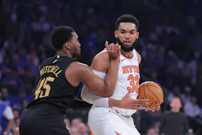 🏀 Knicks vs. Cavaliers Player Props: Towns & Mitchell Game 4 Bets