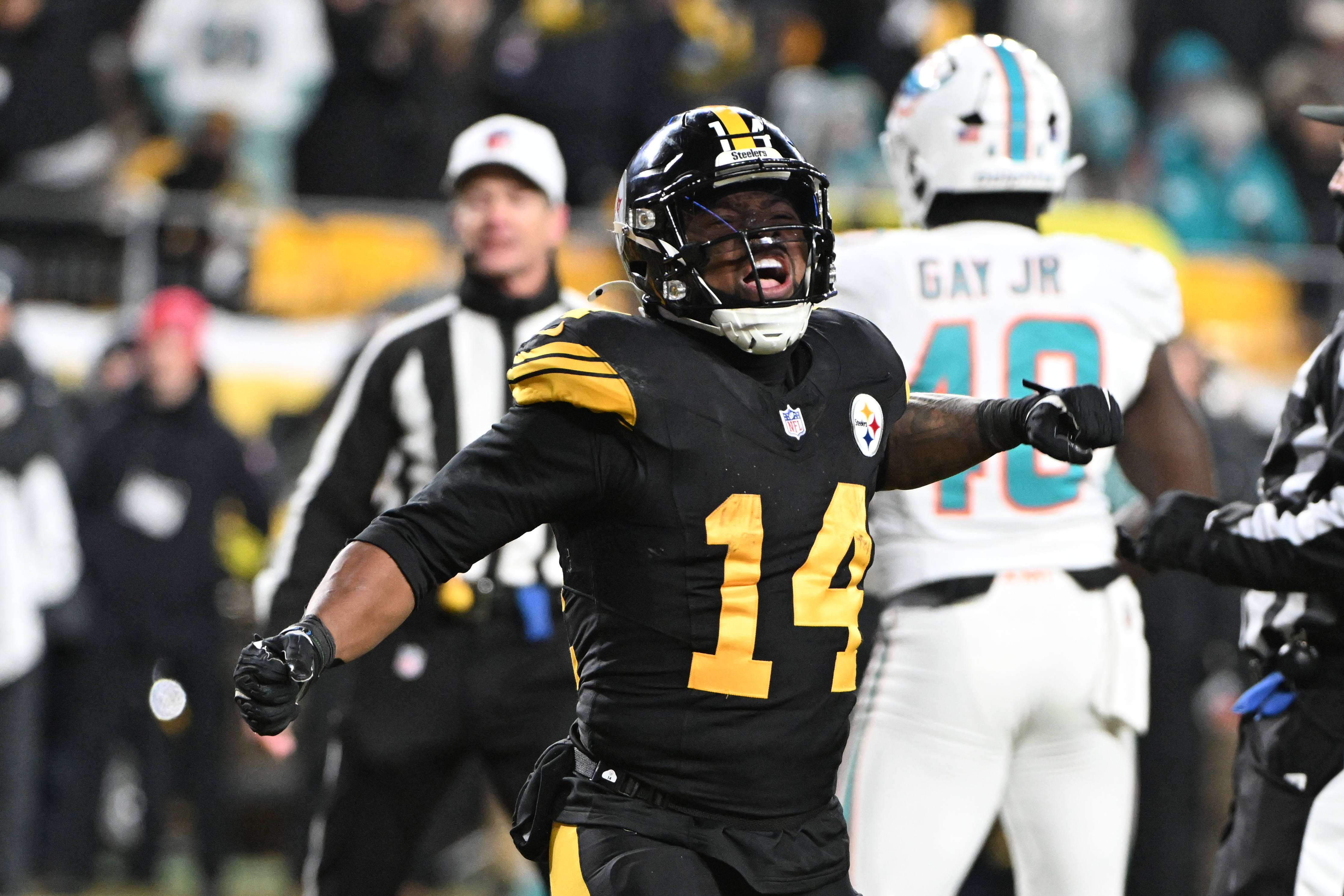  Pittsburgh Steelers running back Kenneth Gainwell - who's featured in my Ravens vs. Steelers same-game parlay - celebrates a touchdown.